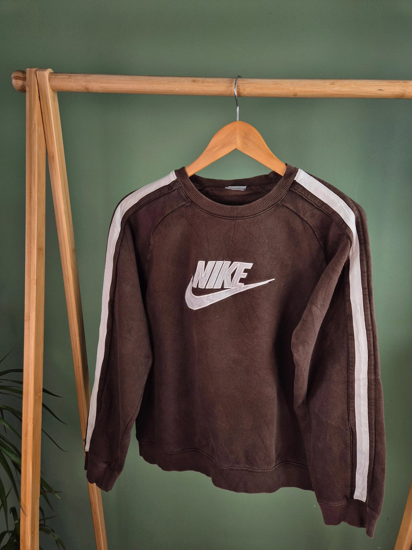 Nike front logo sweater S bruin dames