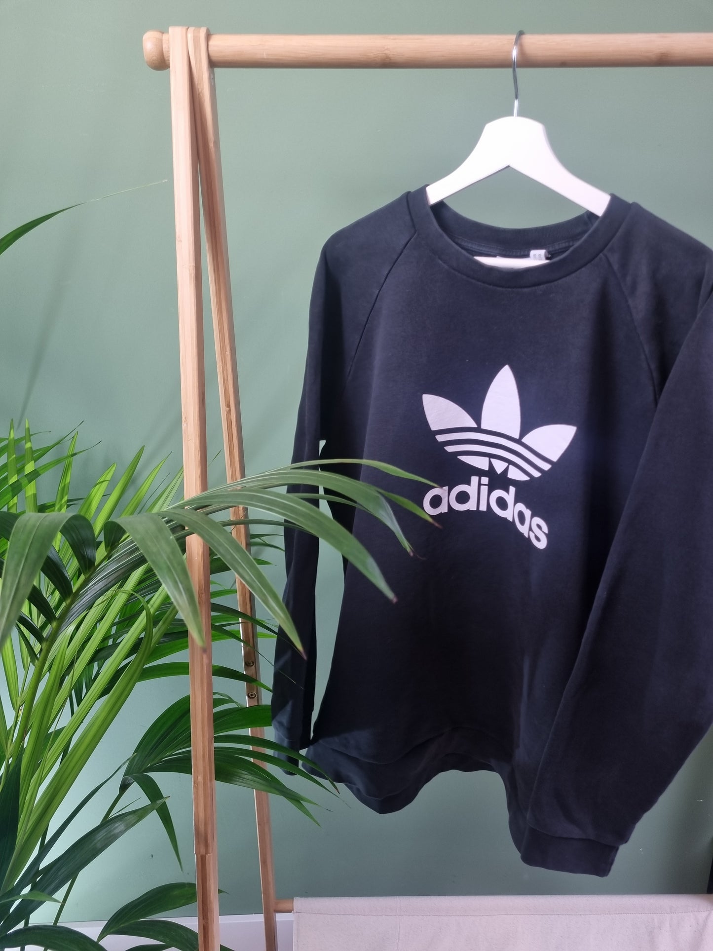 Adidas logo sweater maat XL