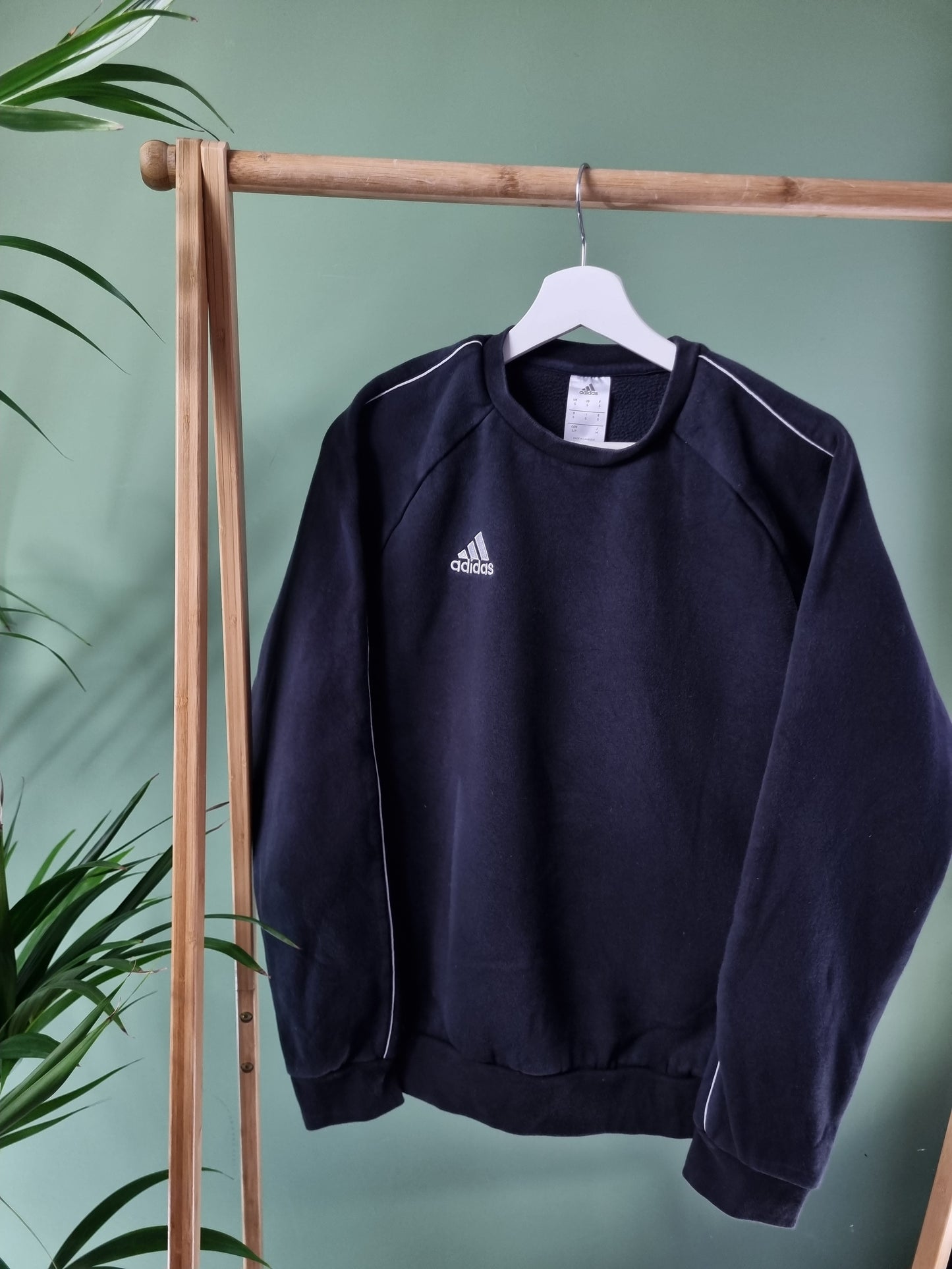 Adidas Chest Logo Sweater Heren | Zwart | Maat S