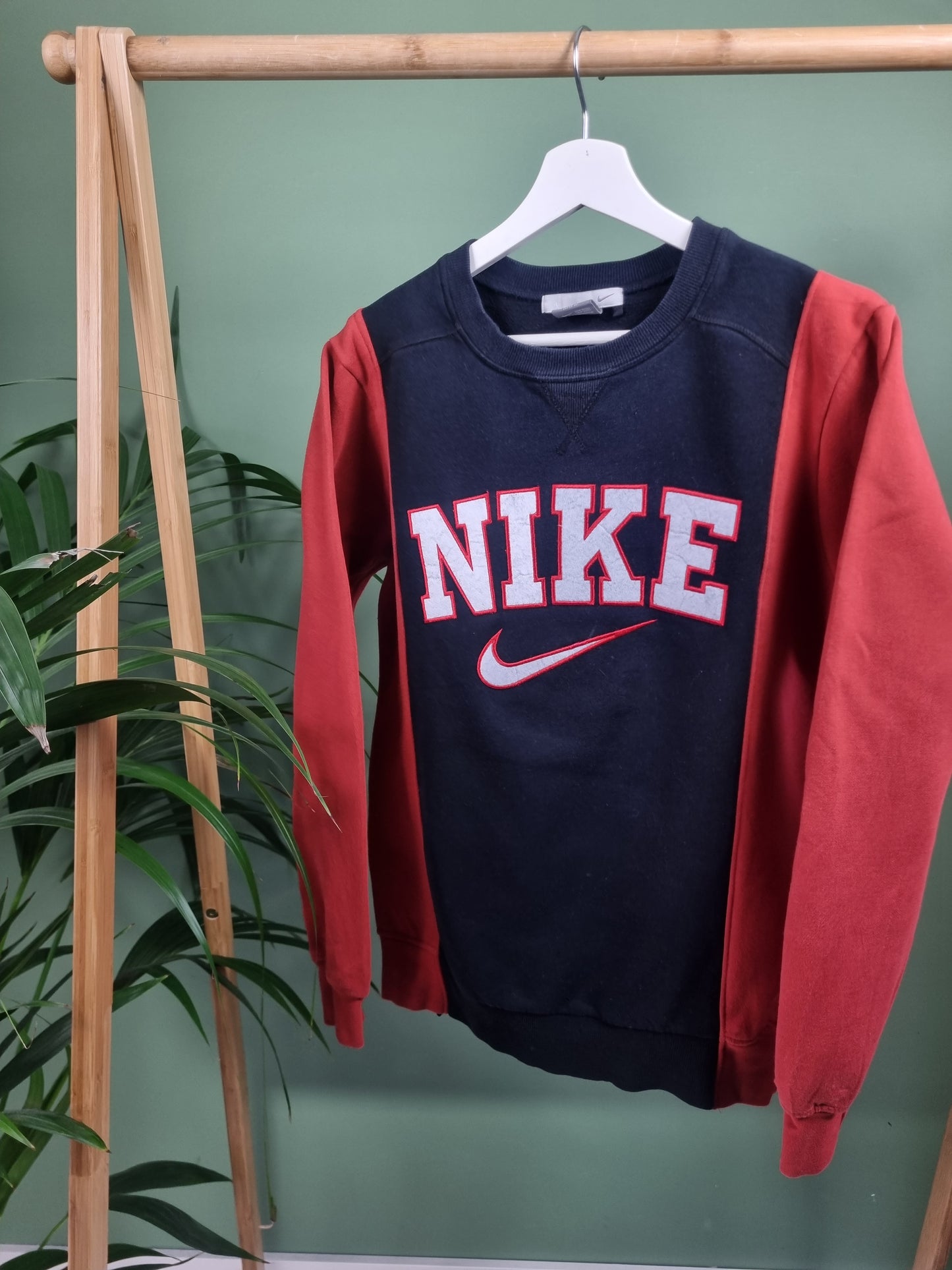 Nike rework spell out sweater maat S