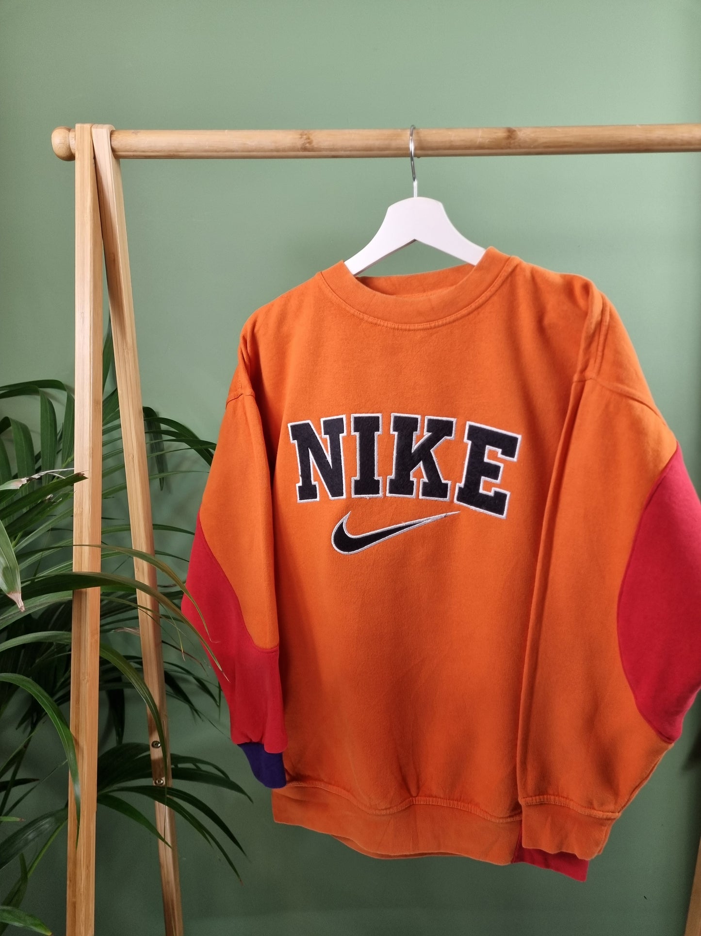 Nike 90s reworked spell out sweater maat M