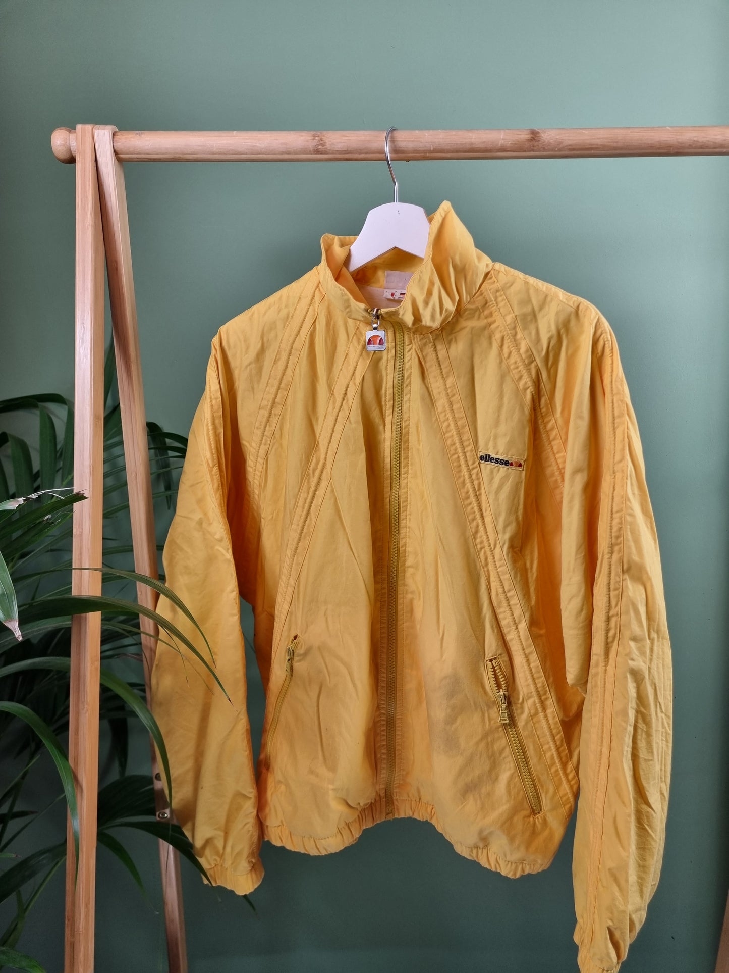 Ellesse 90s tussenjas maat M