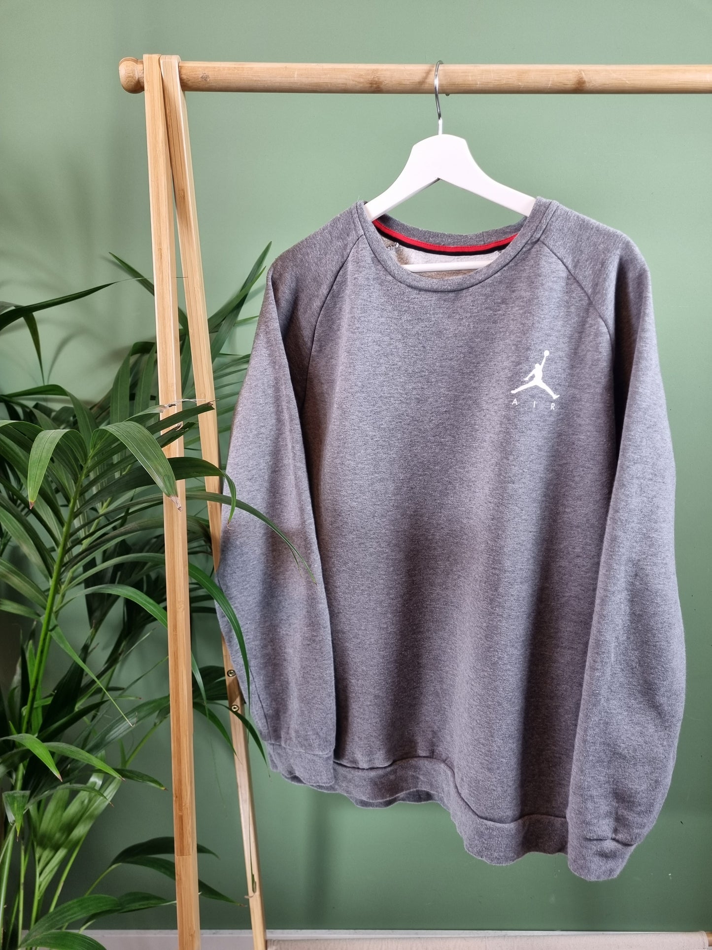 Nike air Jordan chest logo sweater maat L