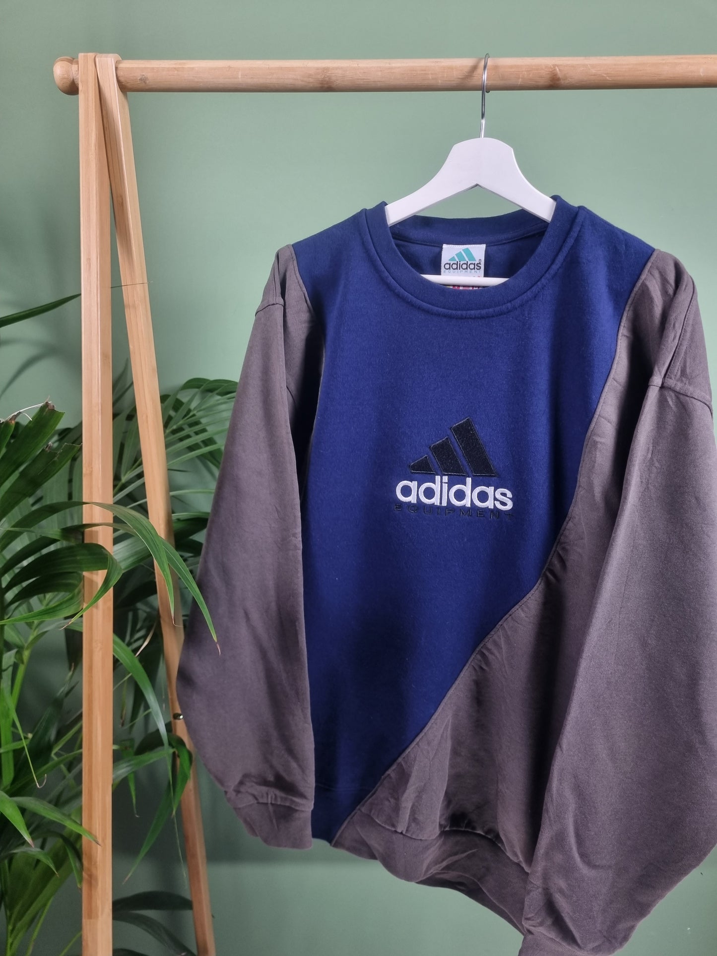 Adidas 90s equipement rework sweater maat L/XL
