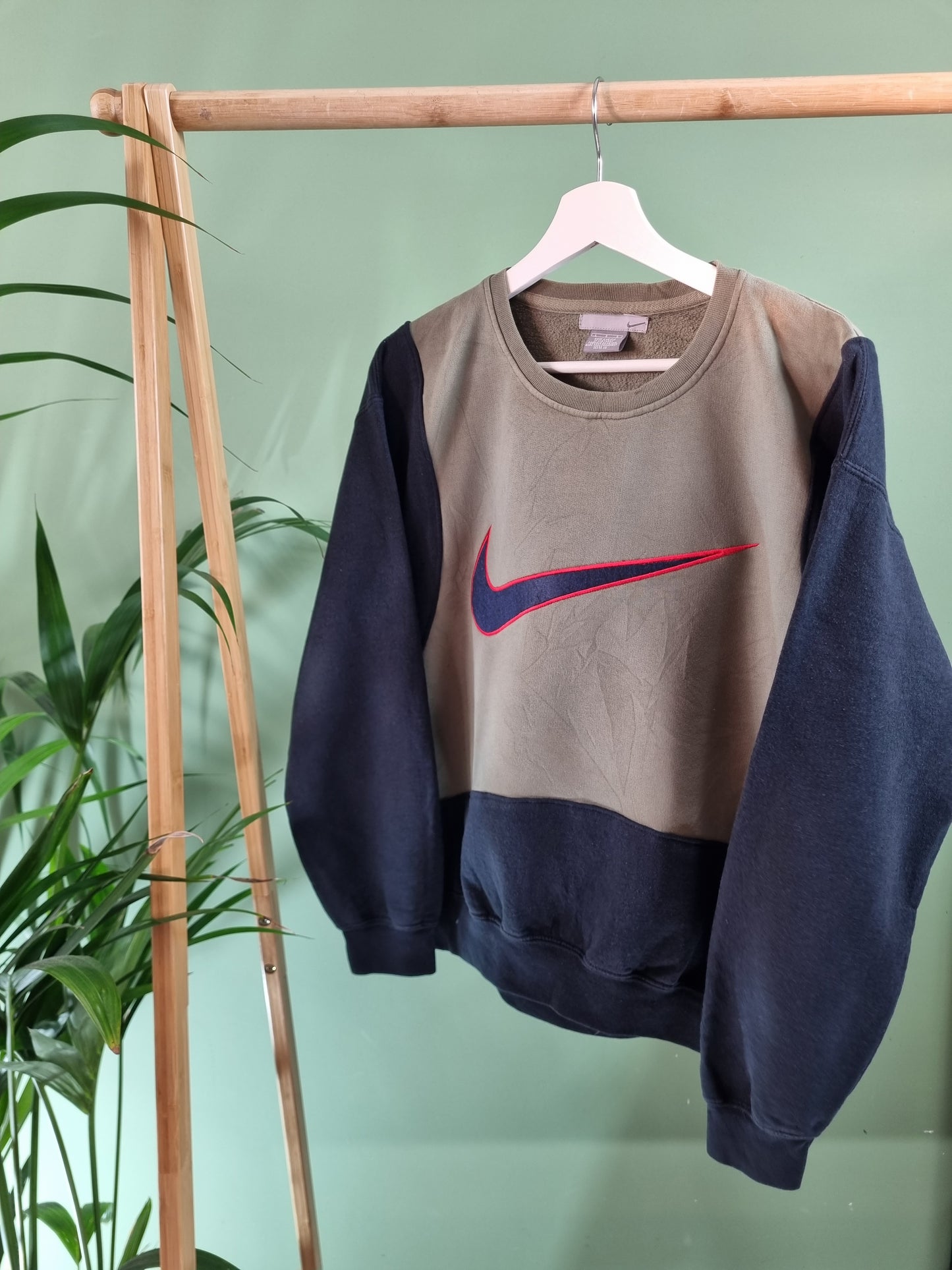 Nike Big Swoosh rework sweater maat M