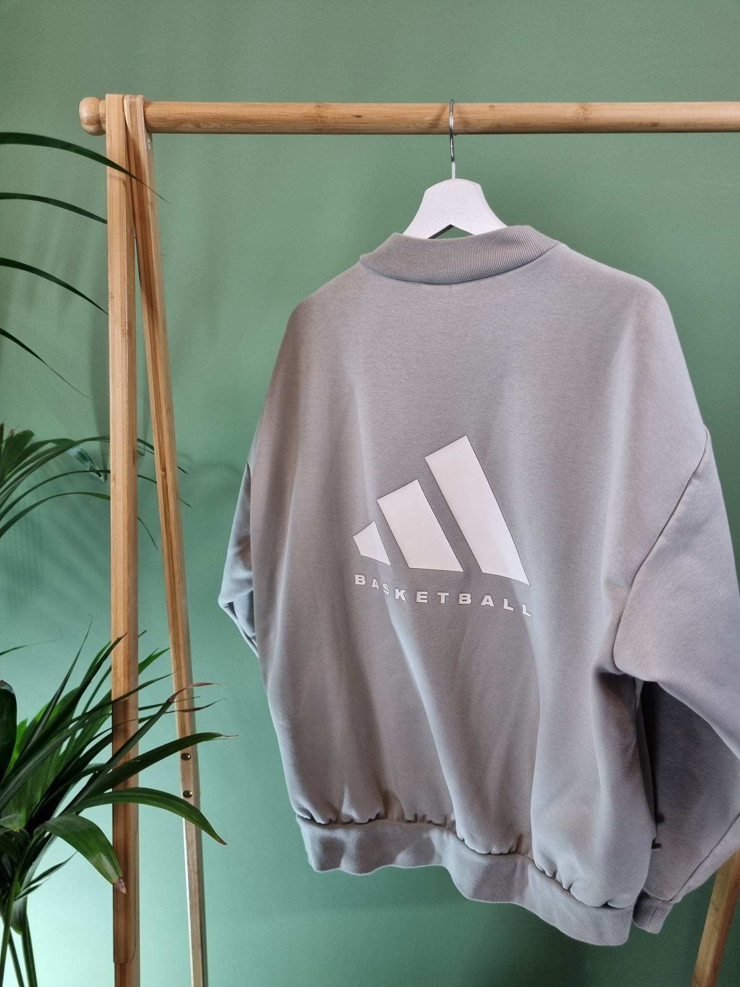 Adidas back logo sweater maat M