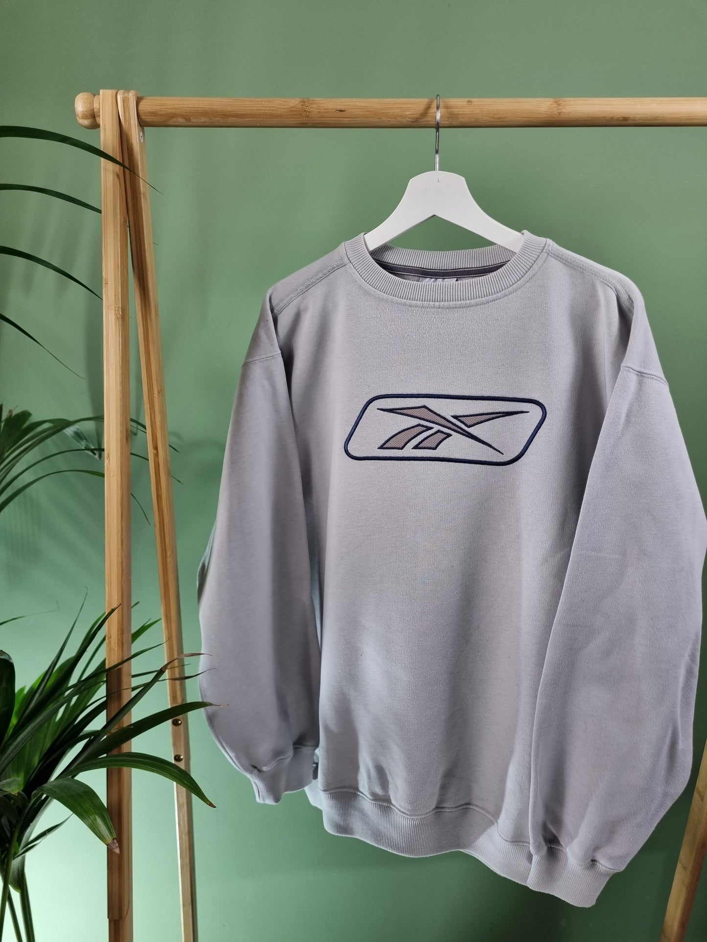 Reebok embroidered logo sweater maat M