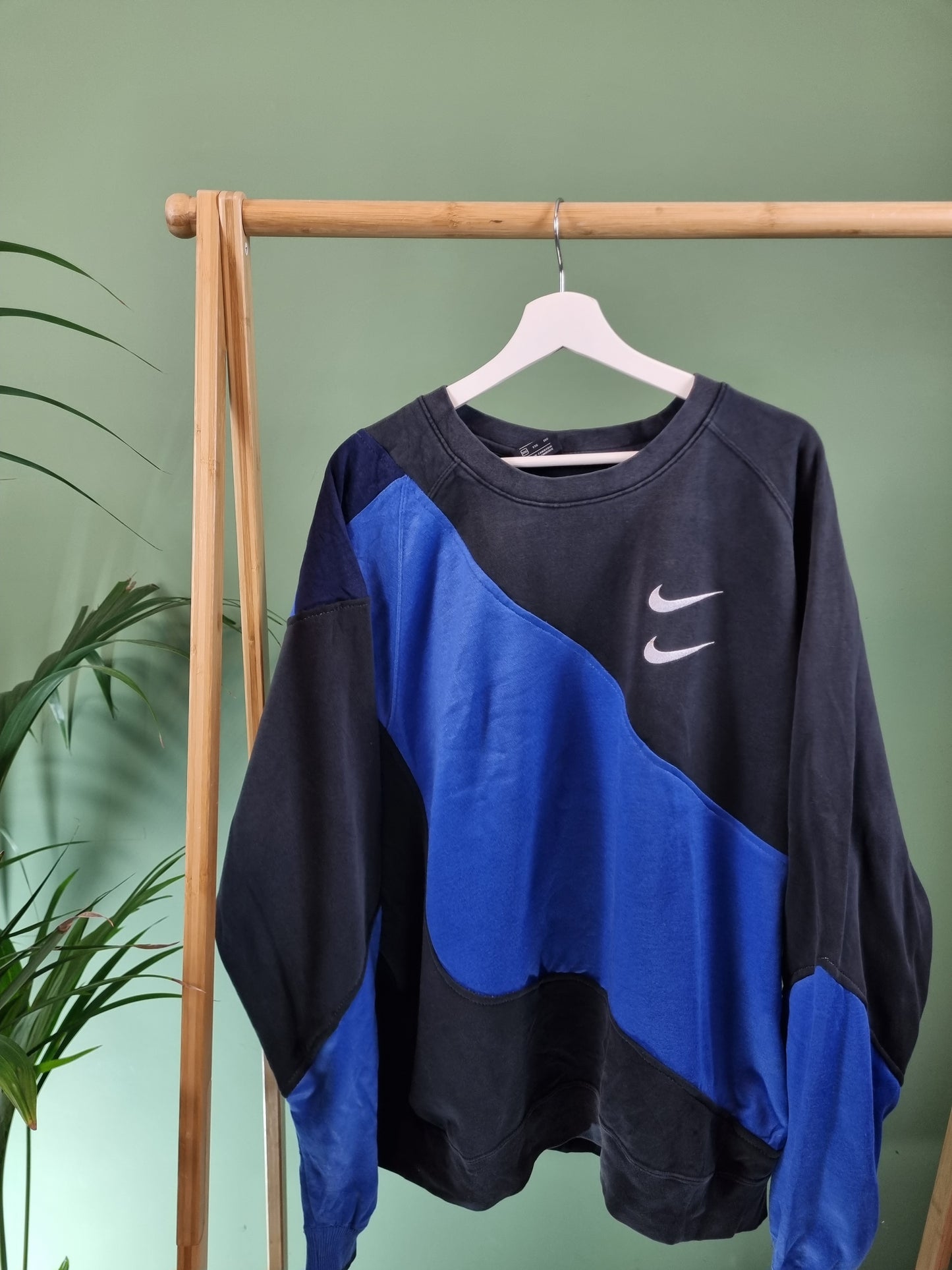 Nike double swoosh rework sweater maat XL/XXL