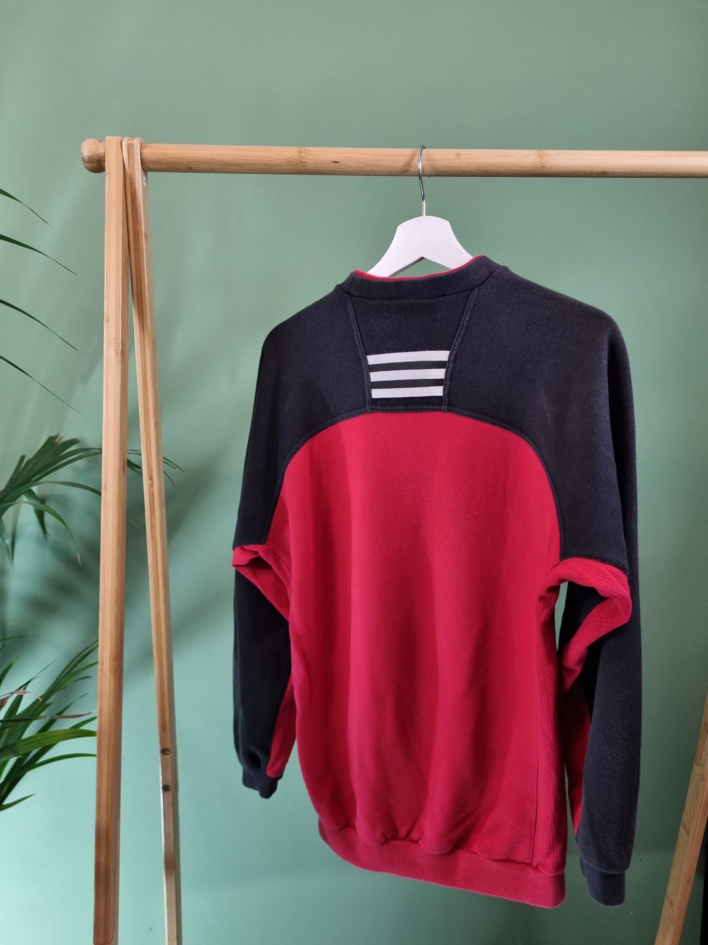 Adidas 90s center logo sweater maat S