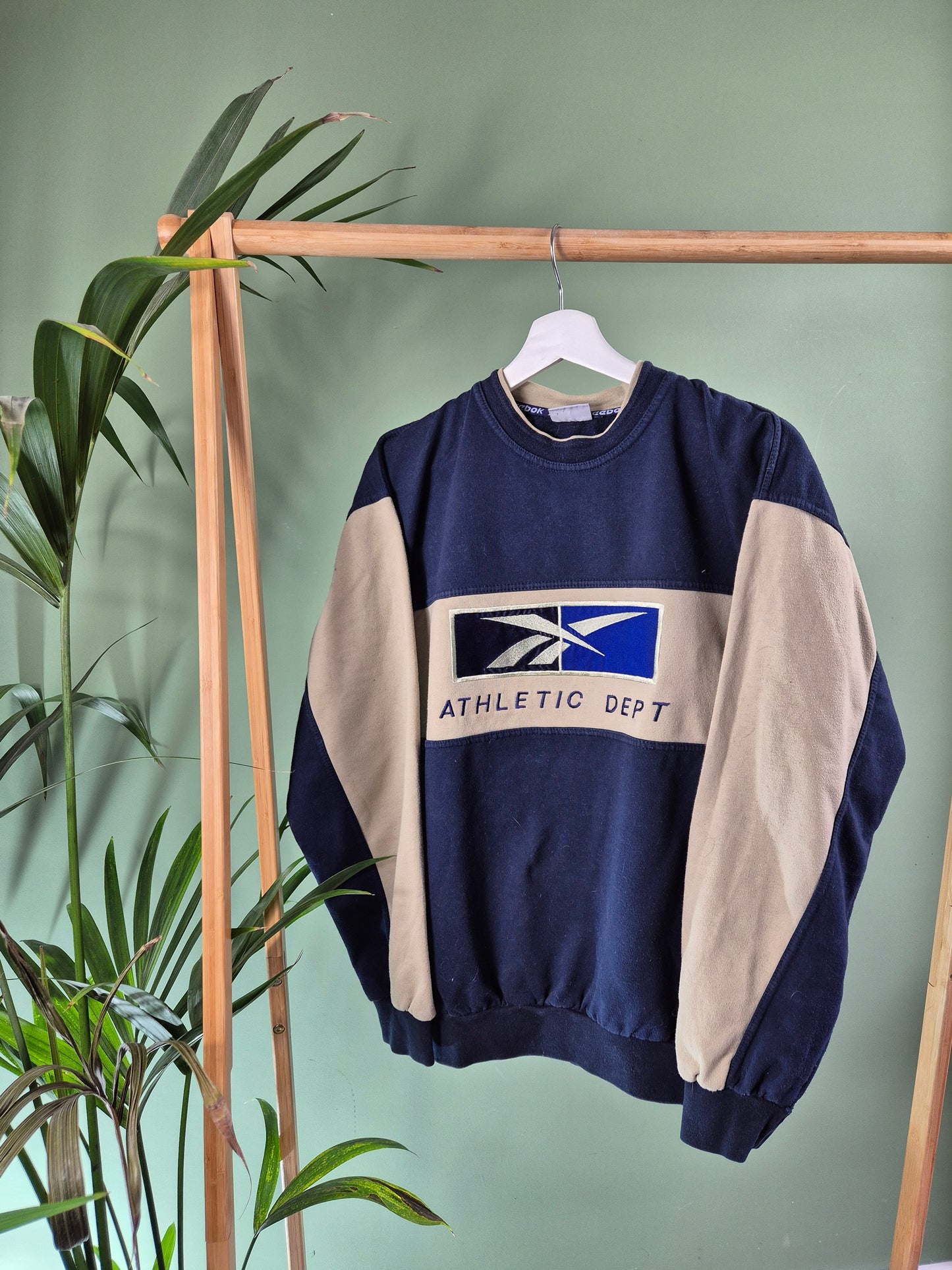 Reebok 90s front logo sweater maat M