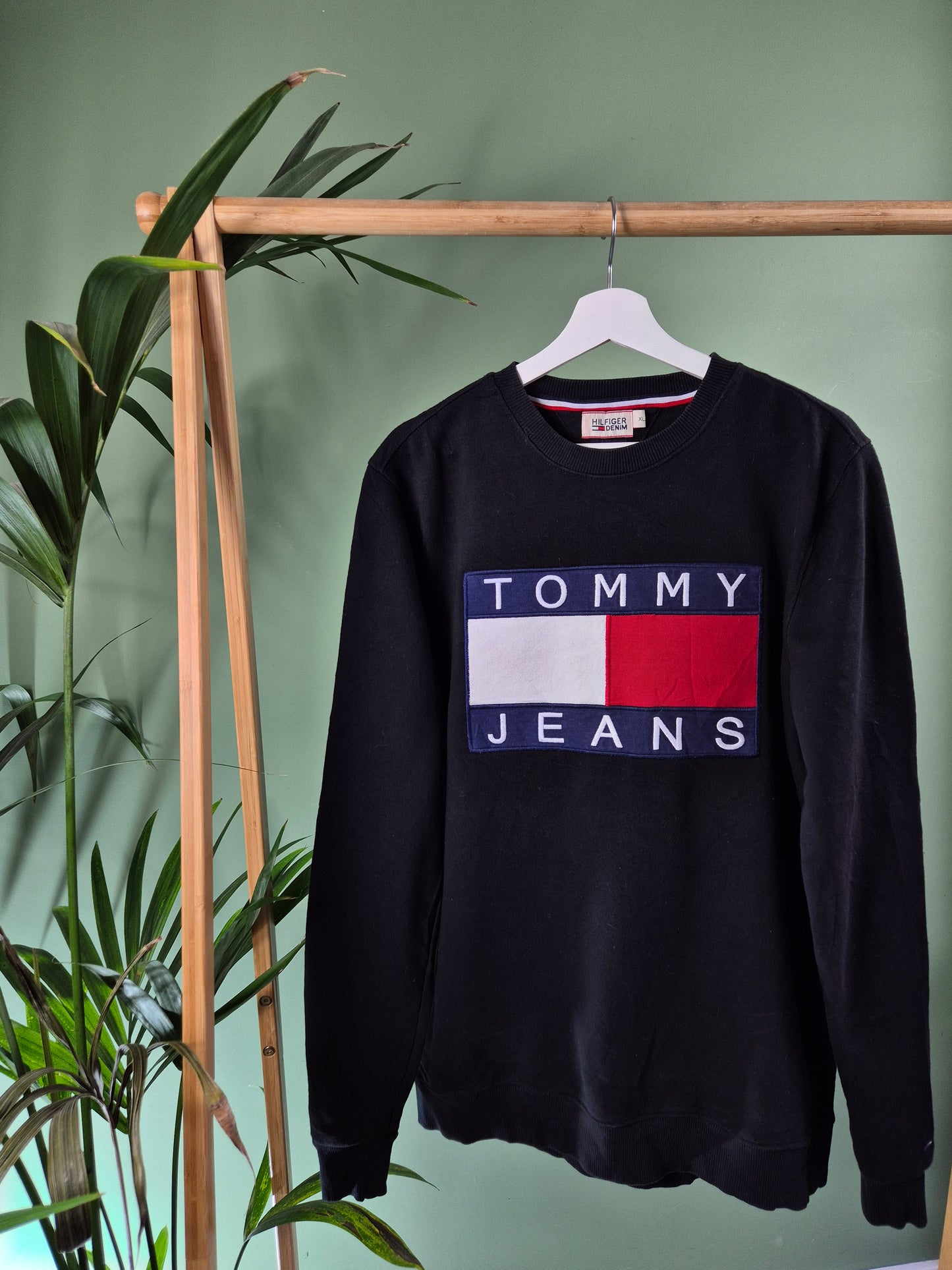 Tommy Hilfiger front logo sweatshirt maat XL