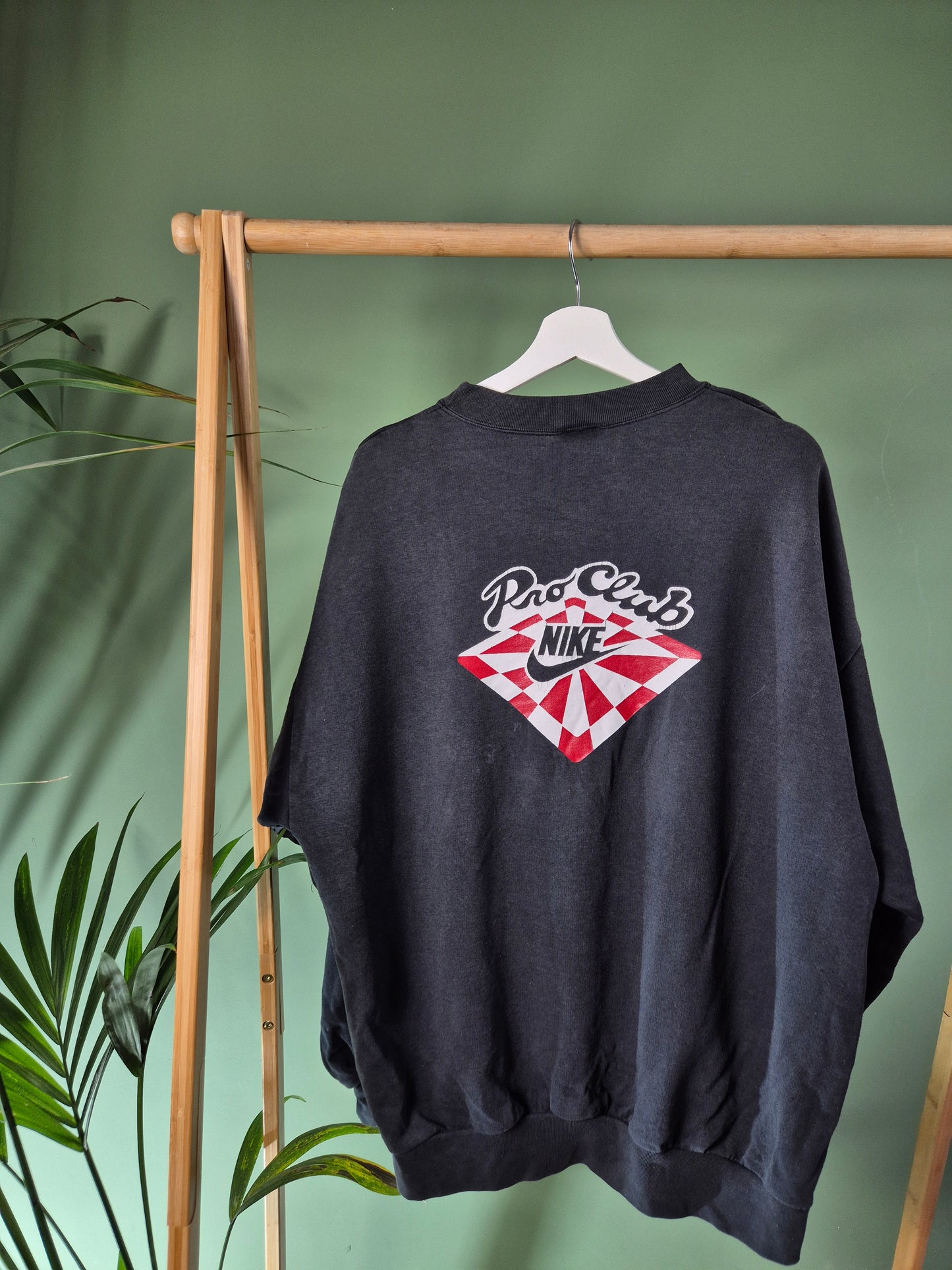 Nike 90s back print sweater maat XL