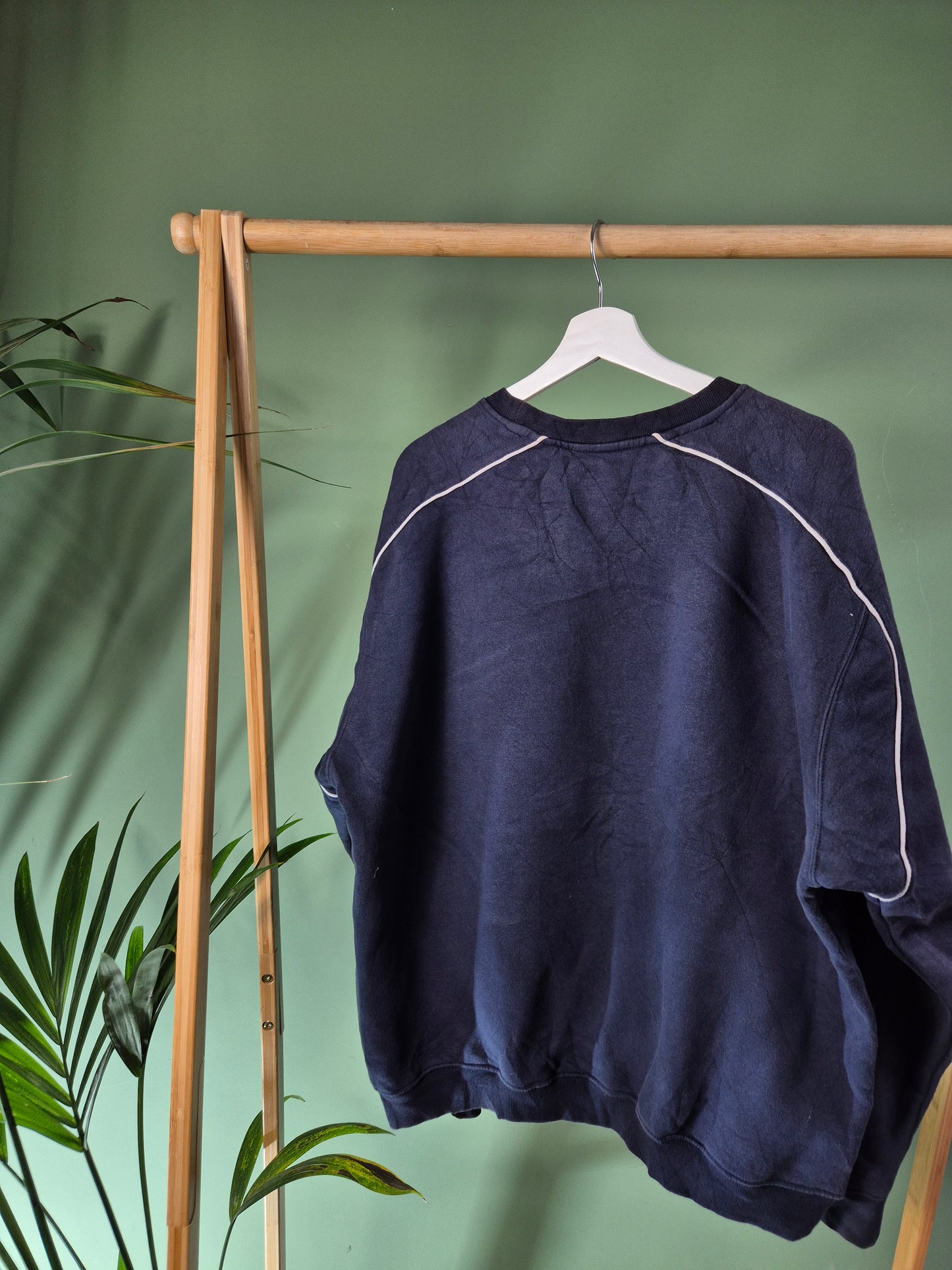 Adidas 90s front logo sweater maat XL