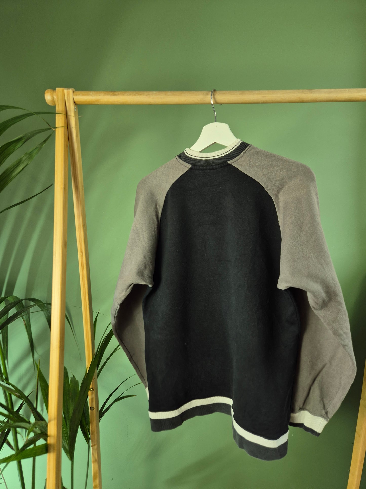 Quicksilver front logo sweater maat S