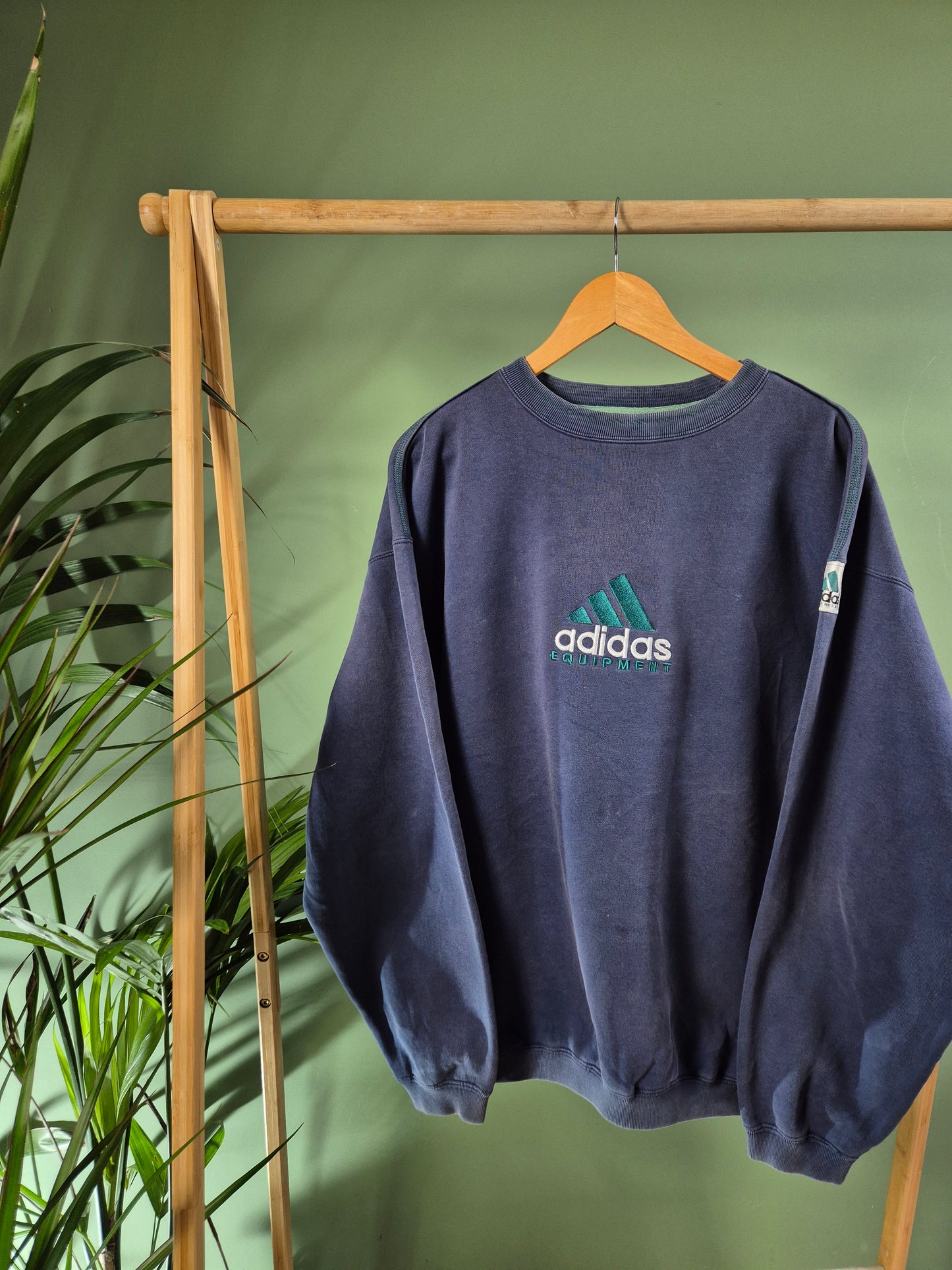 Adidas 90s equipment sweater maat L