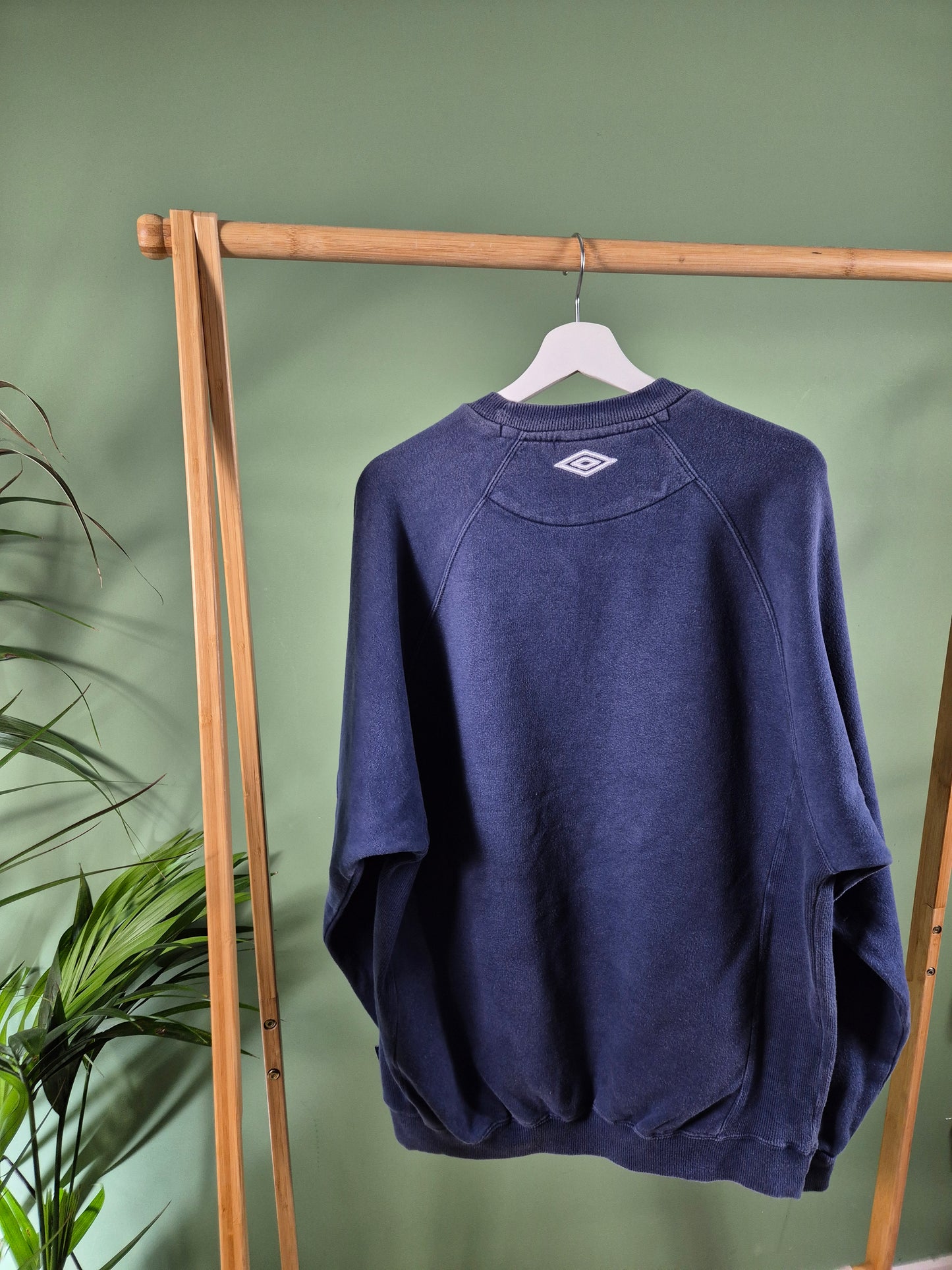 Umbro front logo sweater maat L