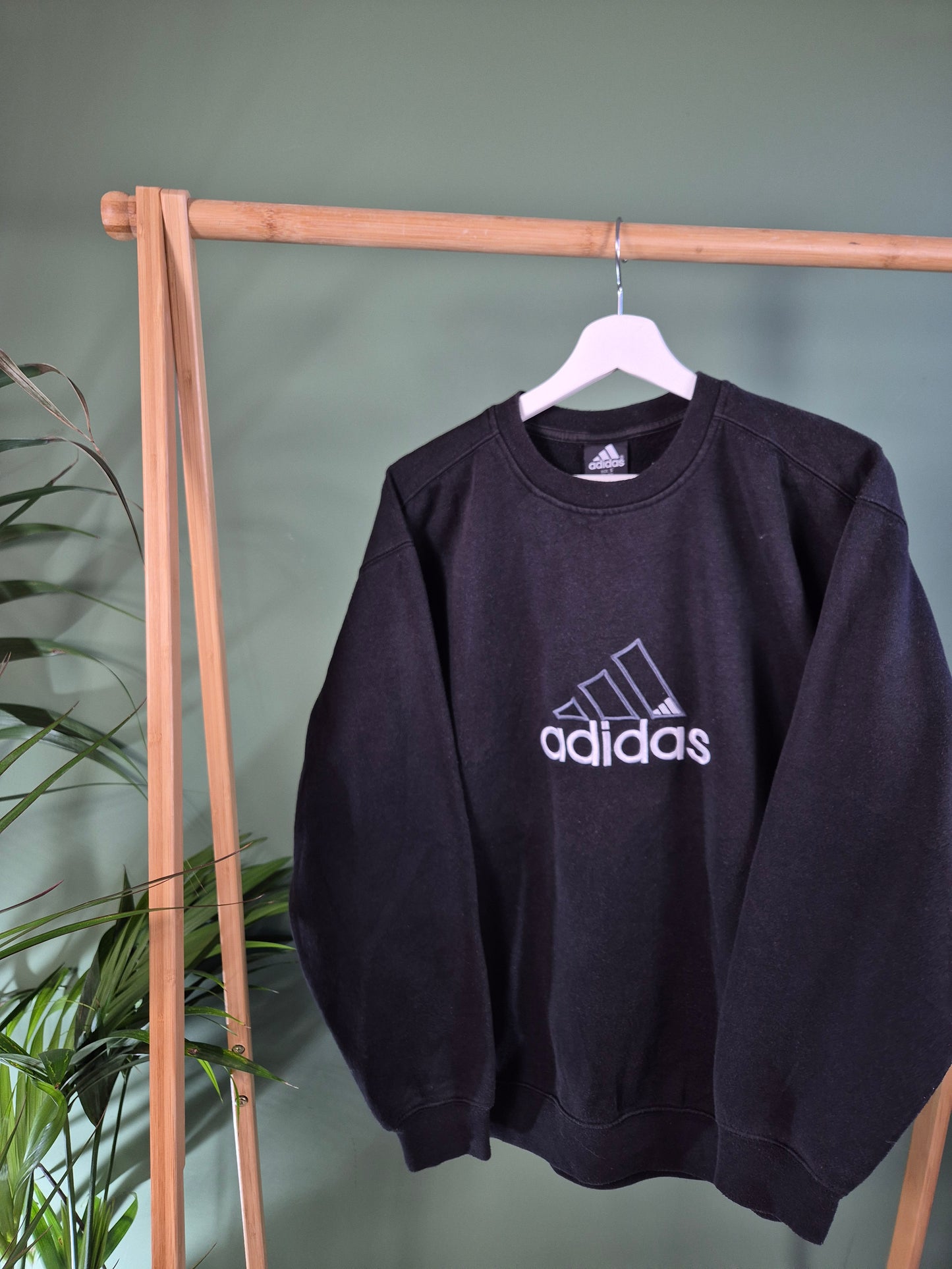 Addias front logo sweater maat S