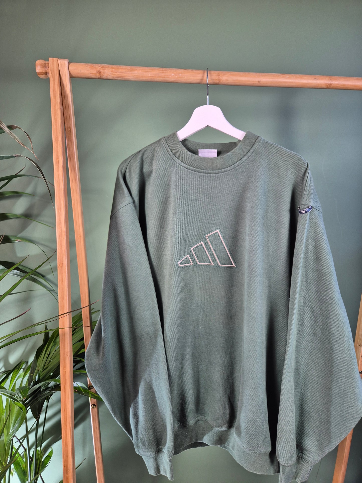 Adidas 90s front logo sweater maat XL