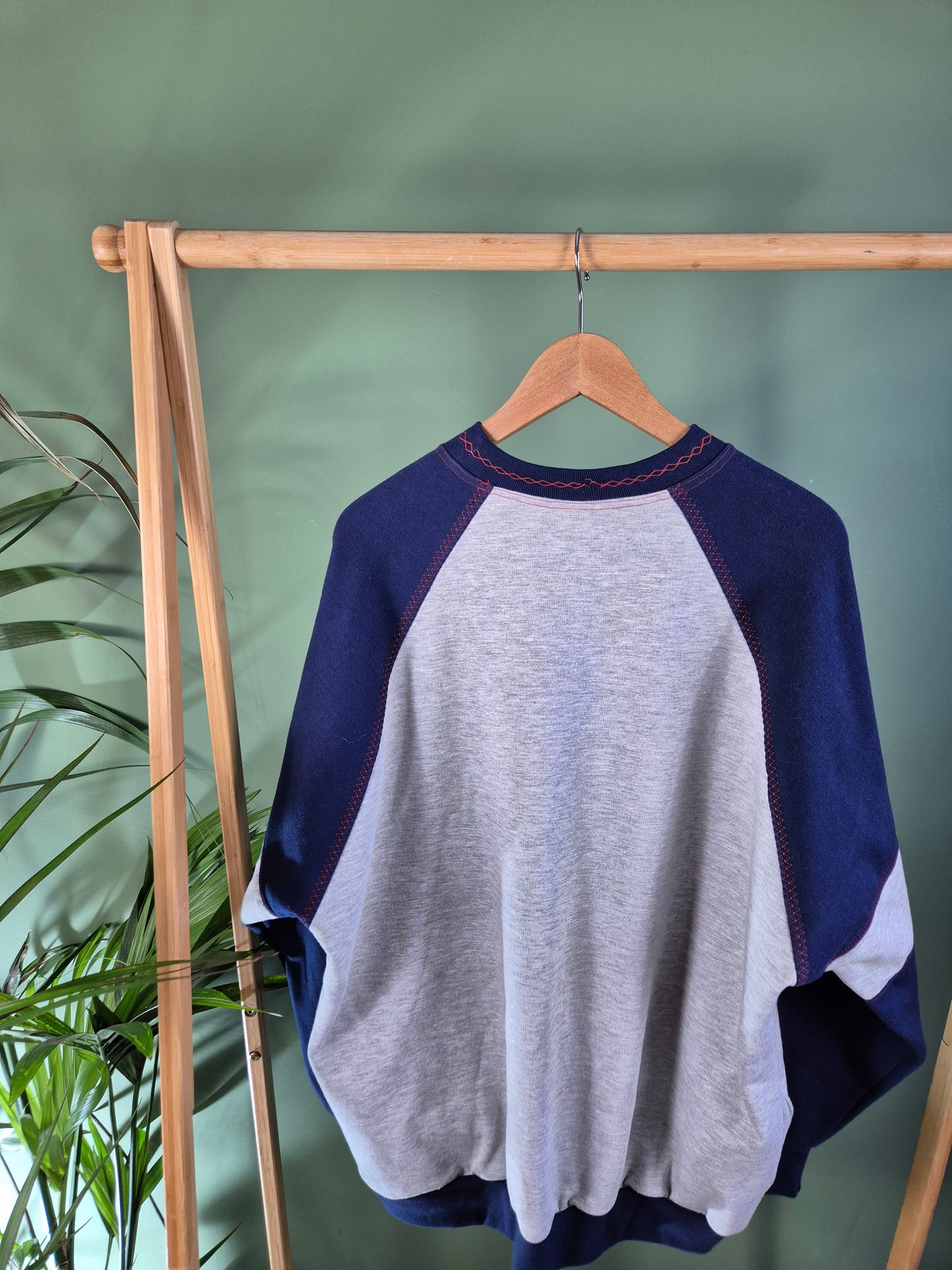 Adidas RARE 70s sweater maat XL