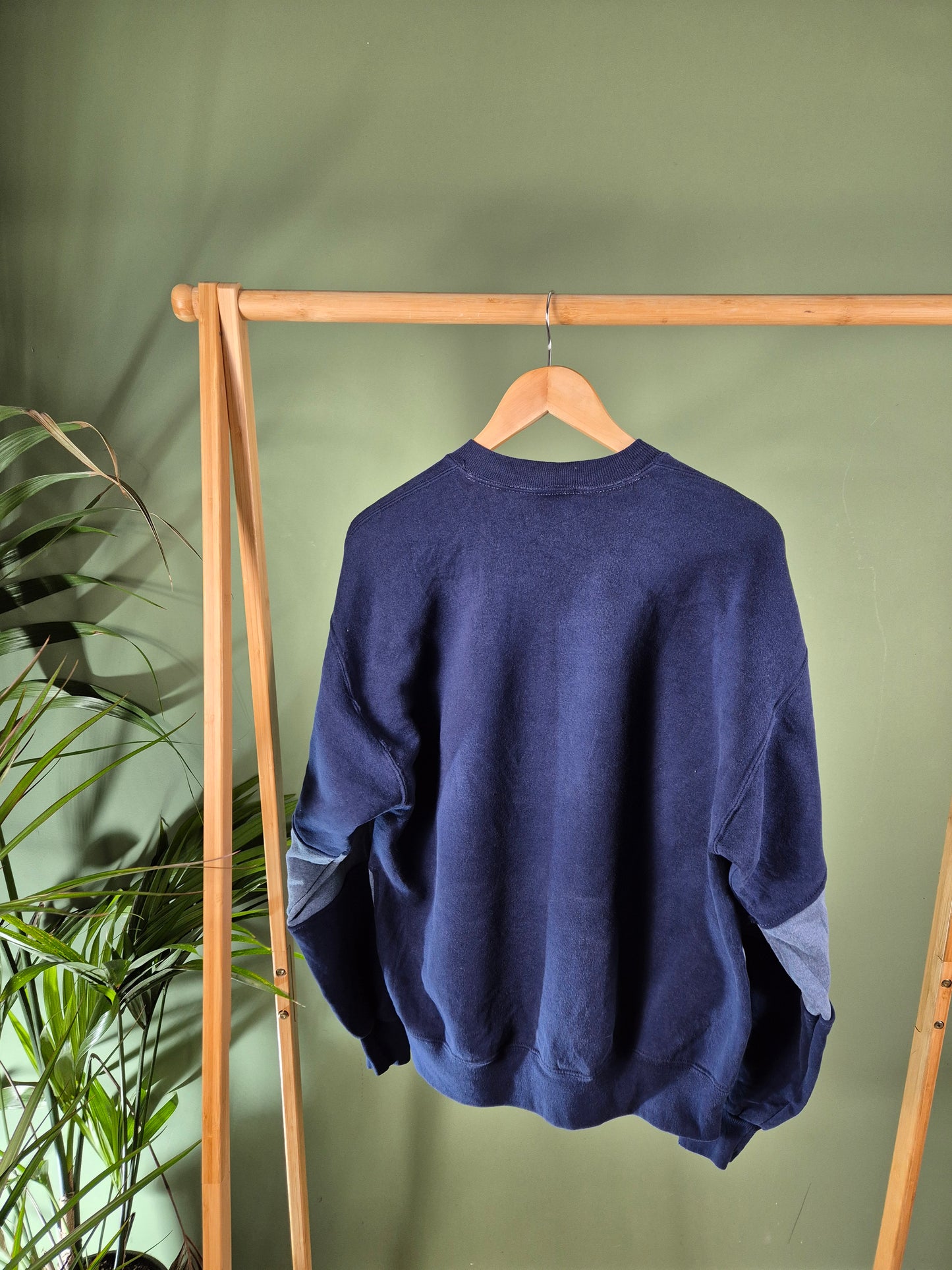 Carhartt big logo rework sweater maat L