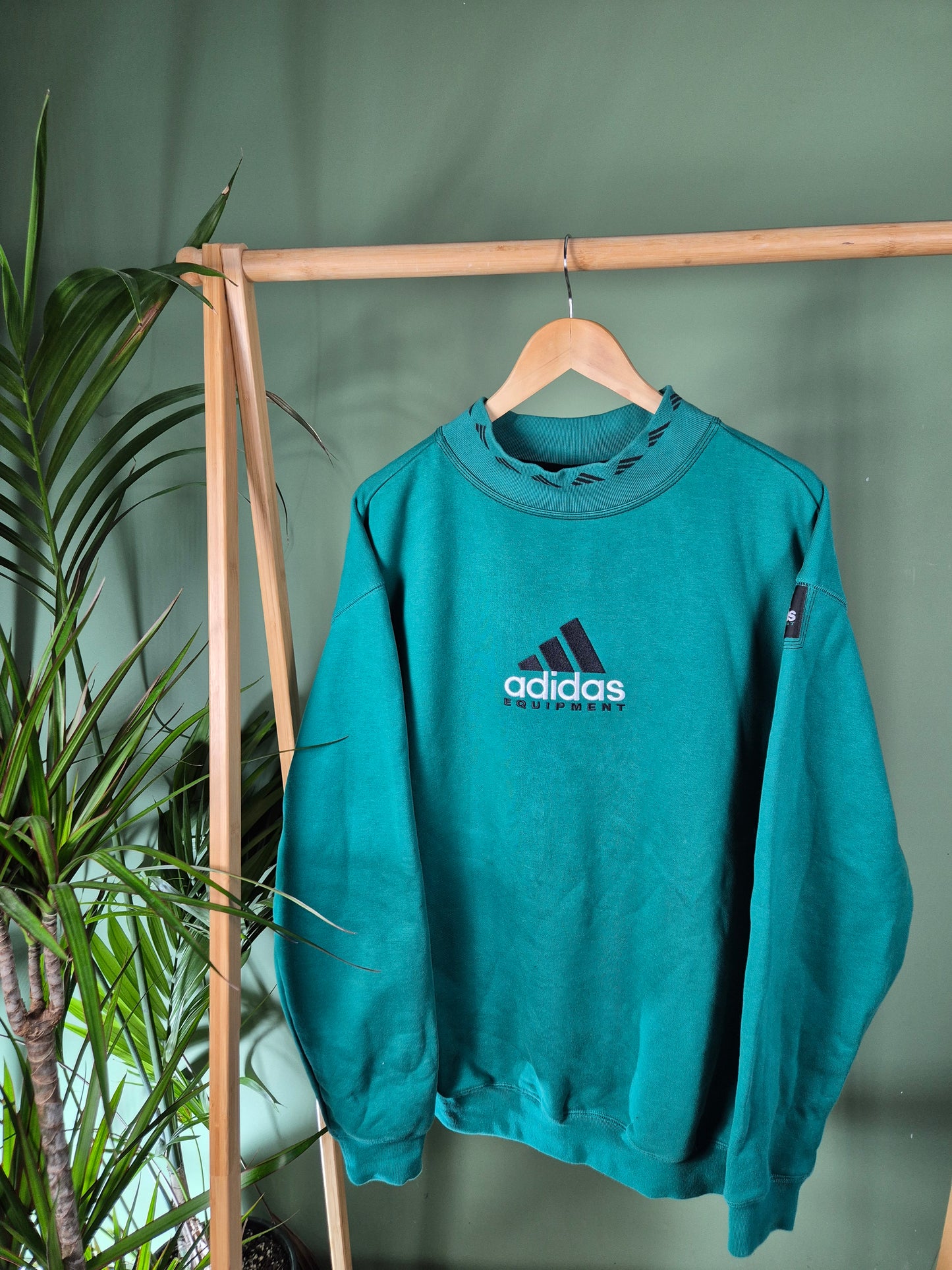 Adidas 90s equipment sweater maat L