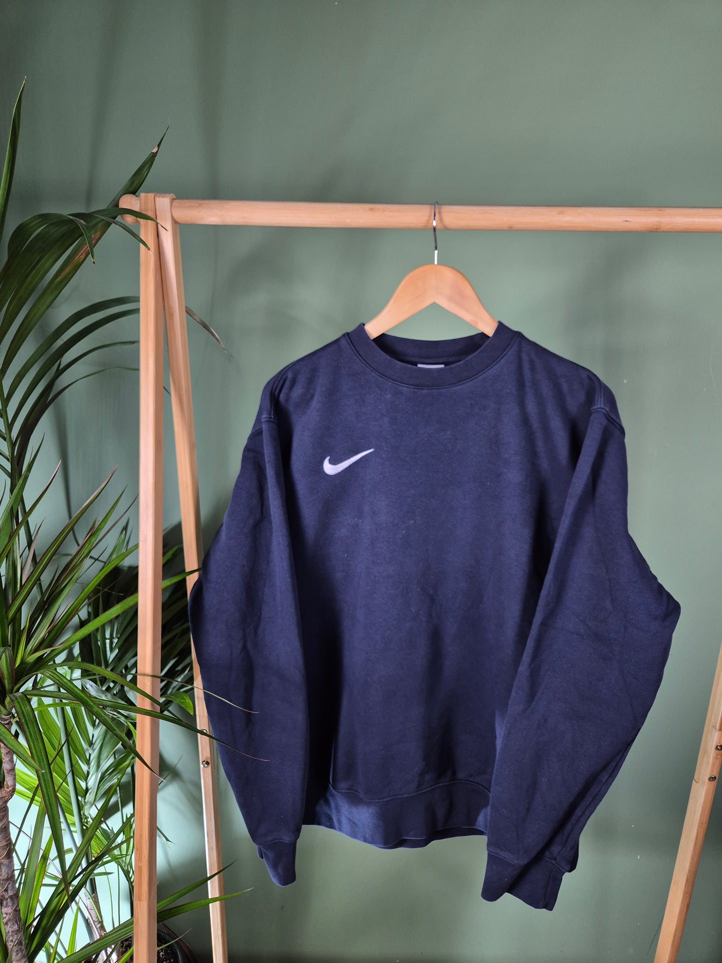 Nike chest swoosh sweater maat L