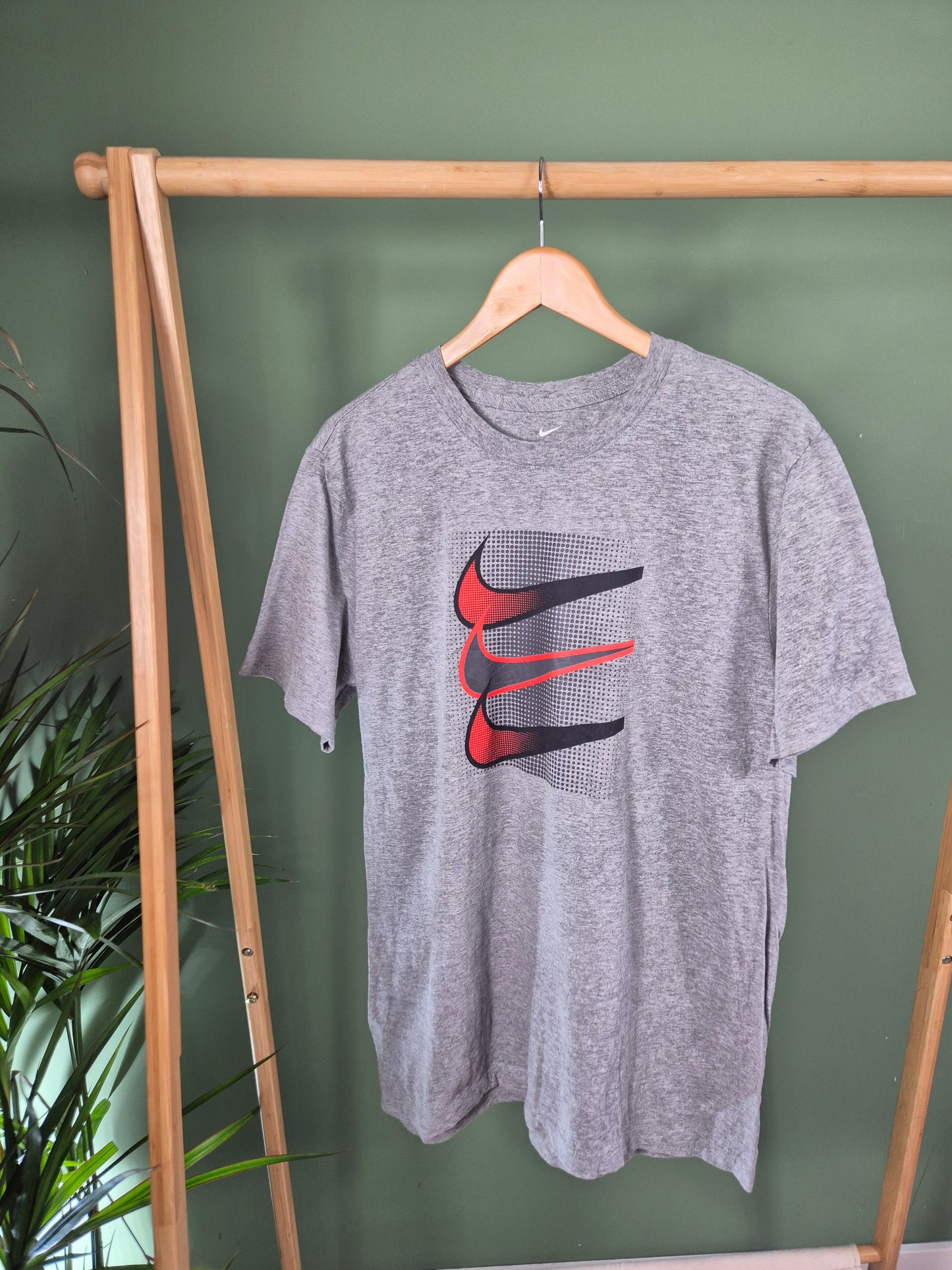 Nike triple swoosh tee maat M