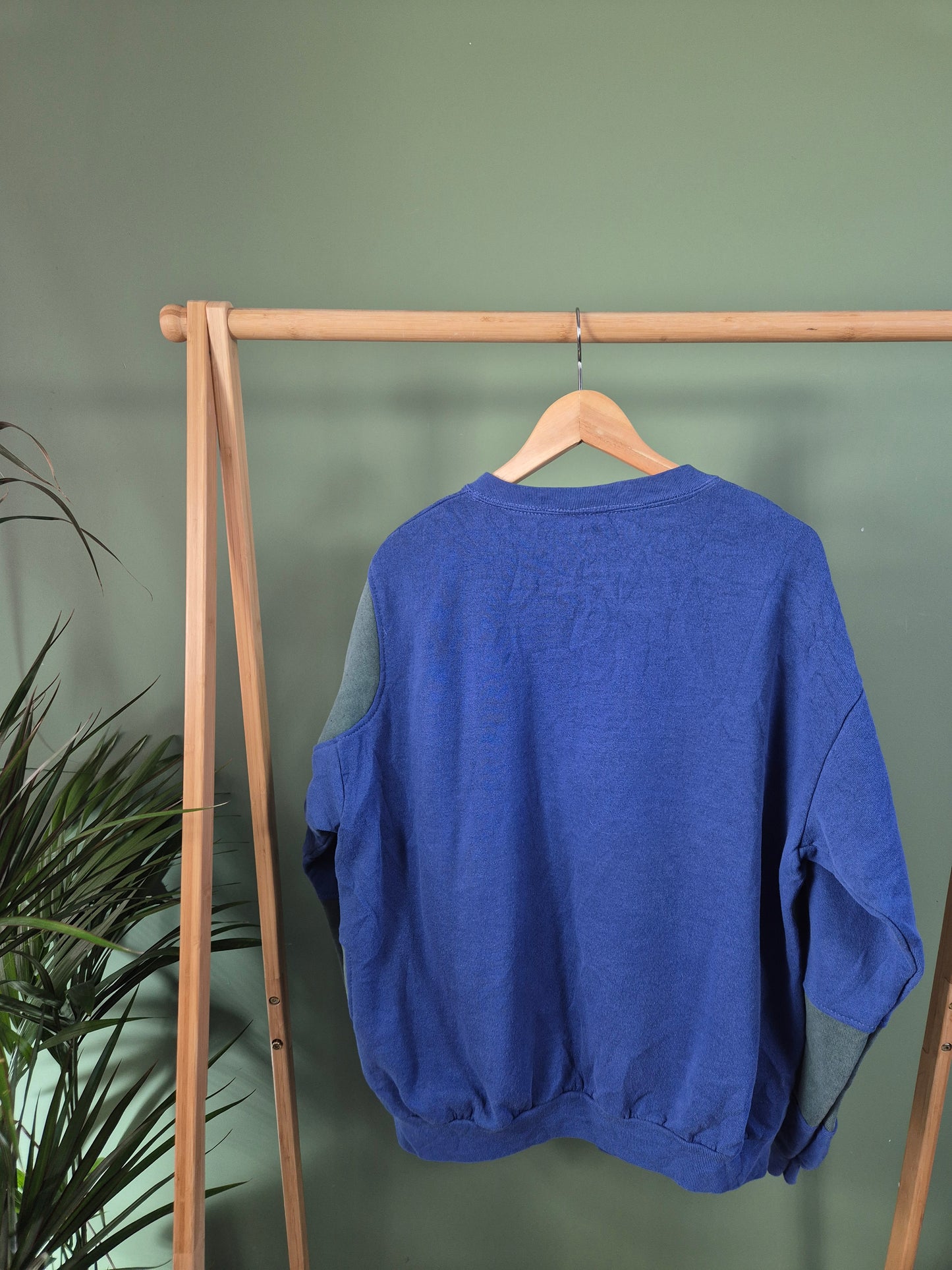 Carhartt big logo rework sweater maat L