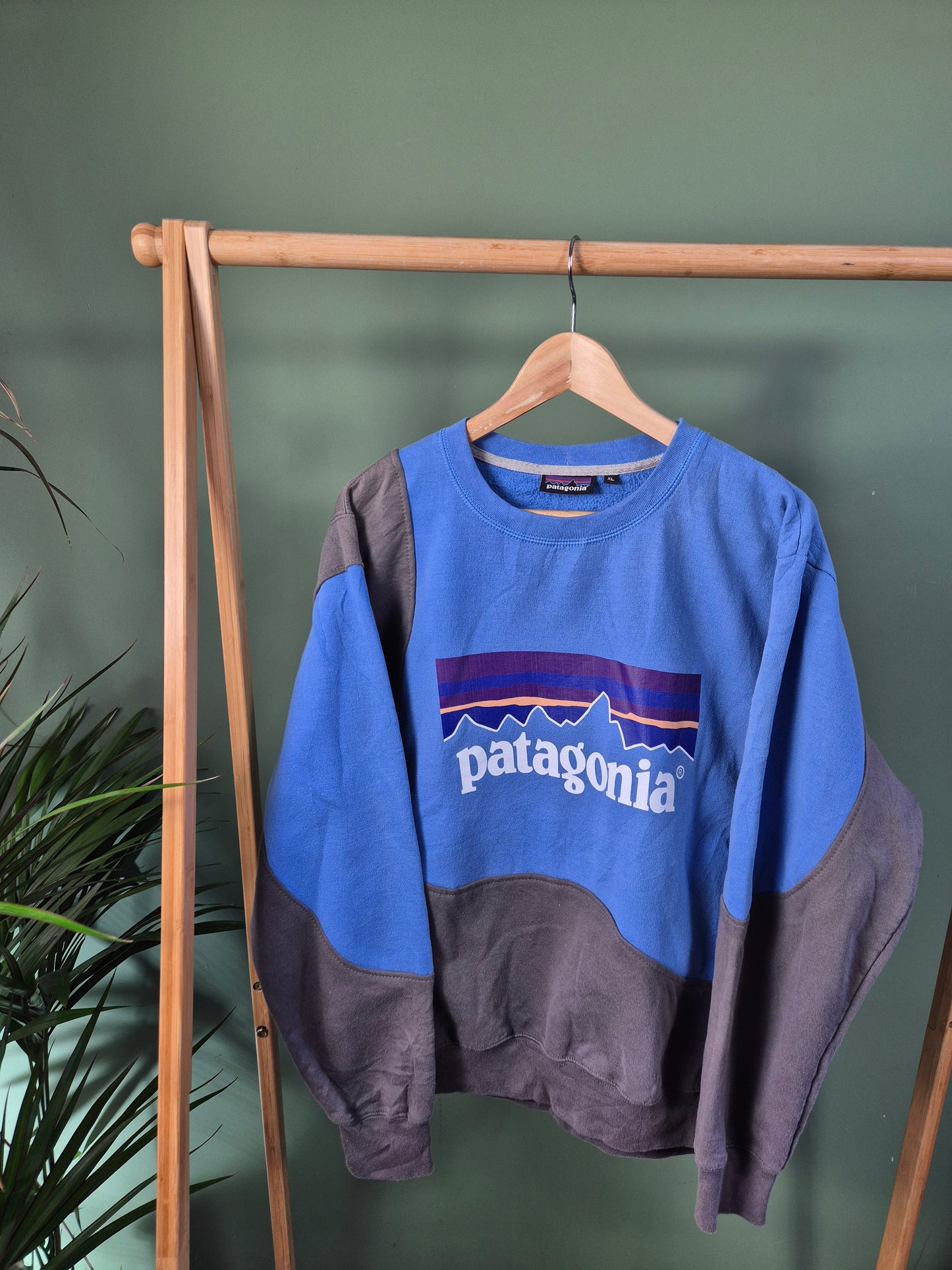 Patagonia logo rework sweater maat L