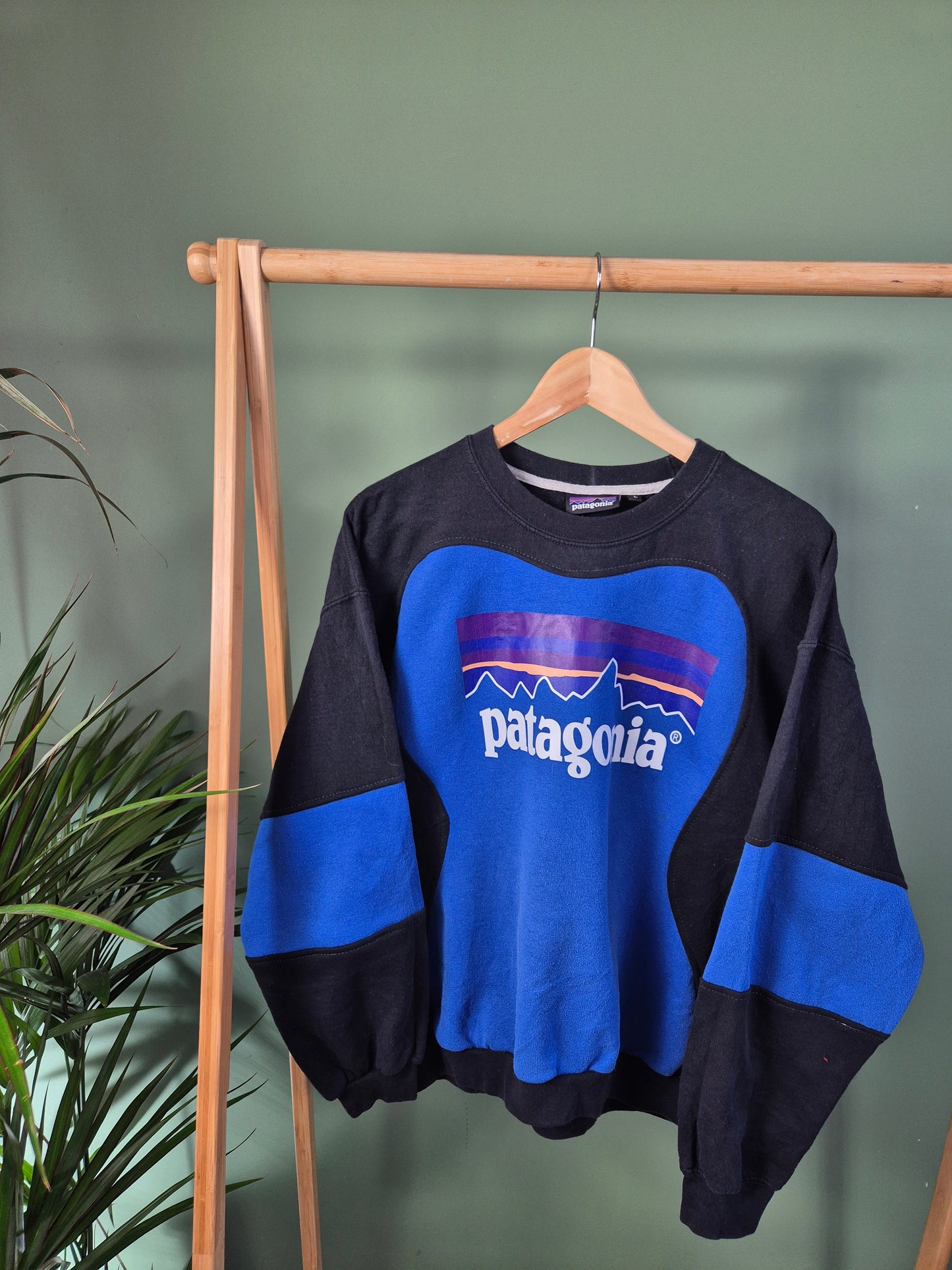 Patagonia logo rework sweater maat L