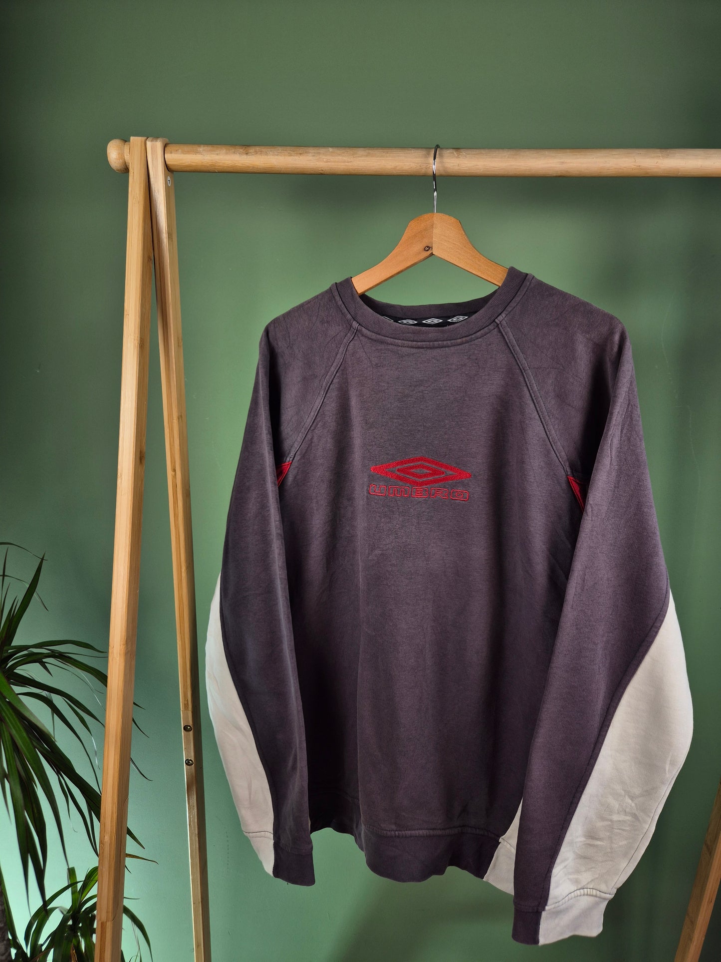 Umbro 90s Front Logo Sweater Heren | Grijs | Maat L