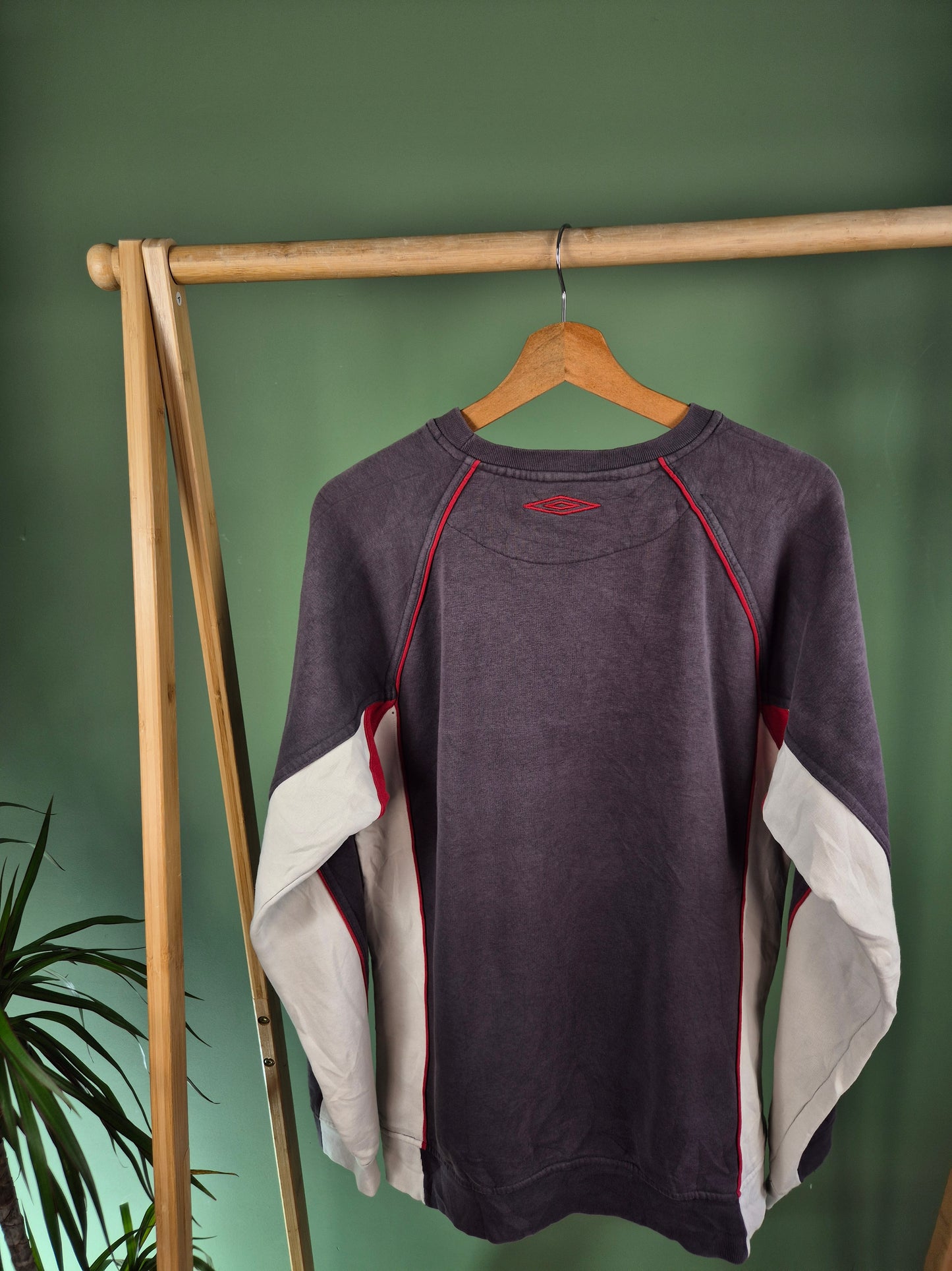 Umbro 90s Front Logo Sweater Heren | Grijs | Maat L