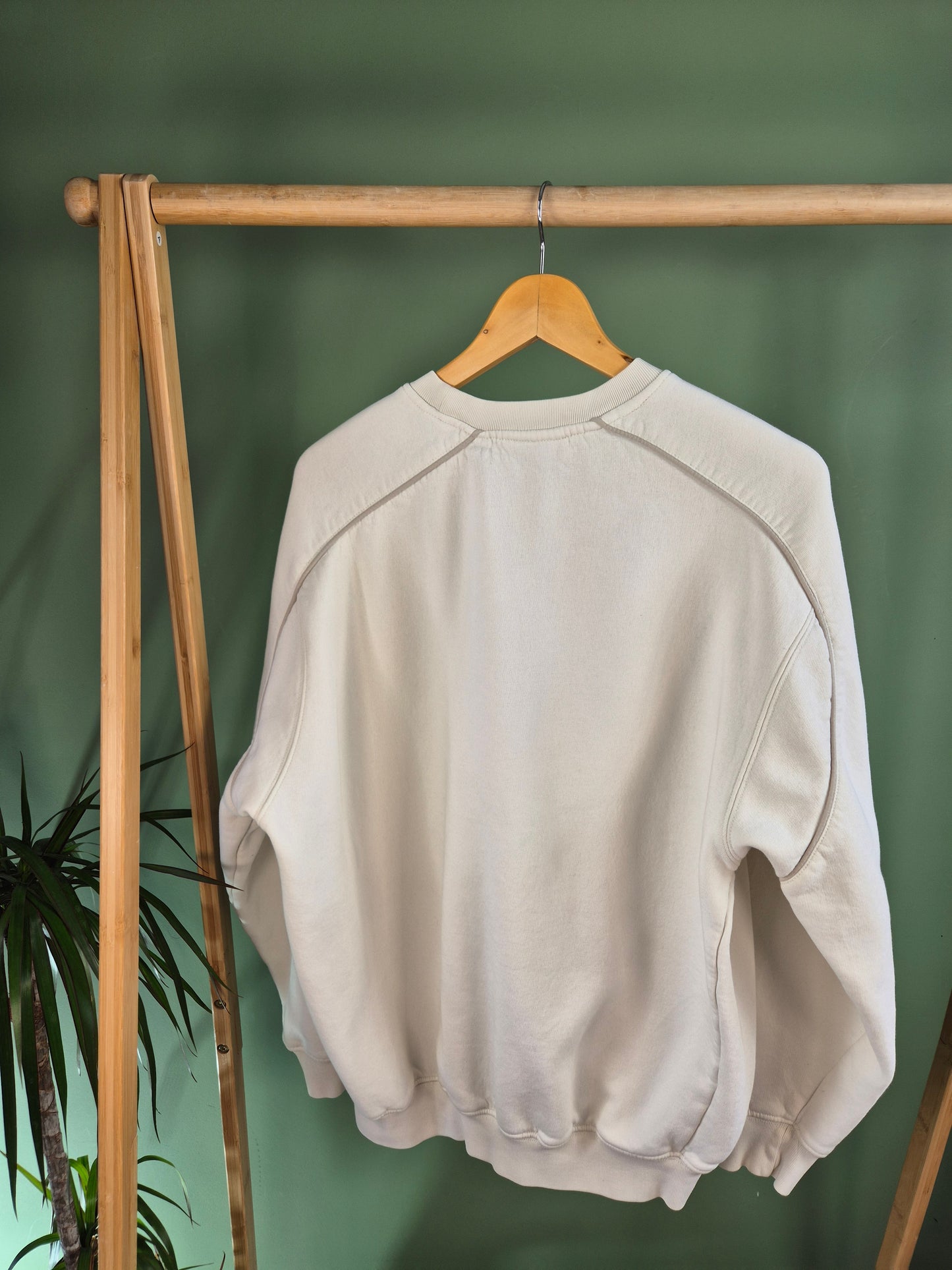 Adidas Front Logo Sweater Dames | Creme | Maat L
