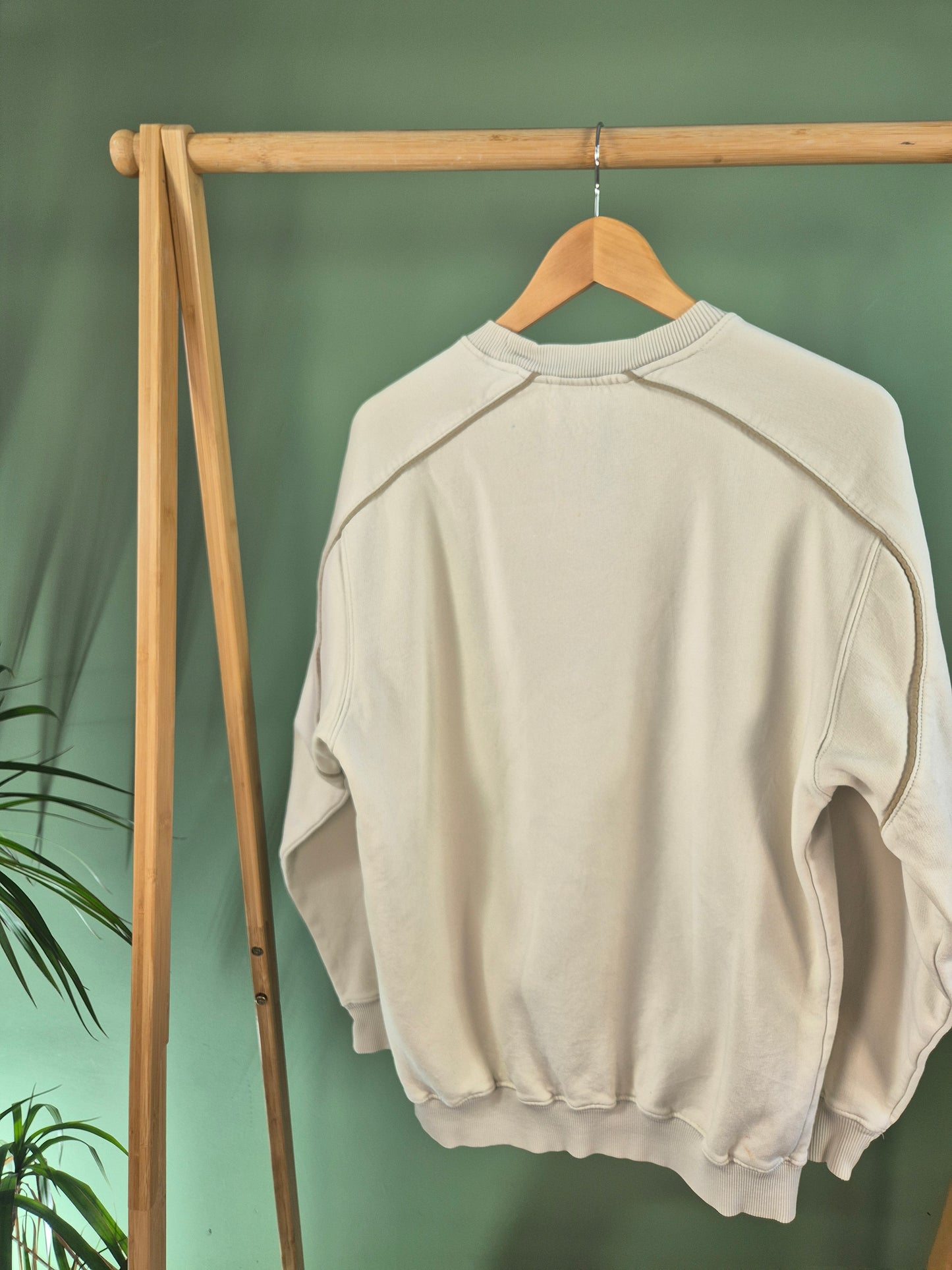 Asics Front Logo Sweater Dames | Beige | Maat M