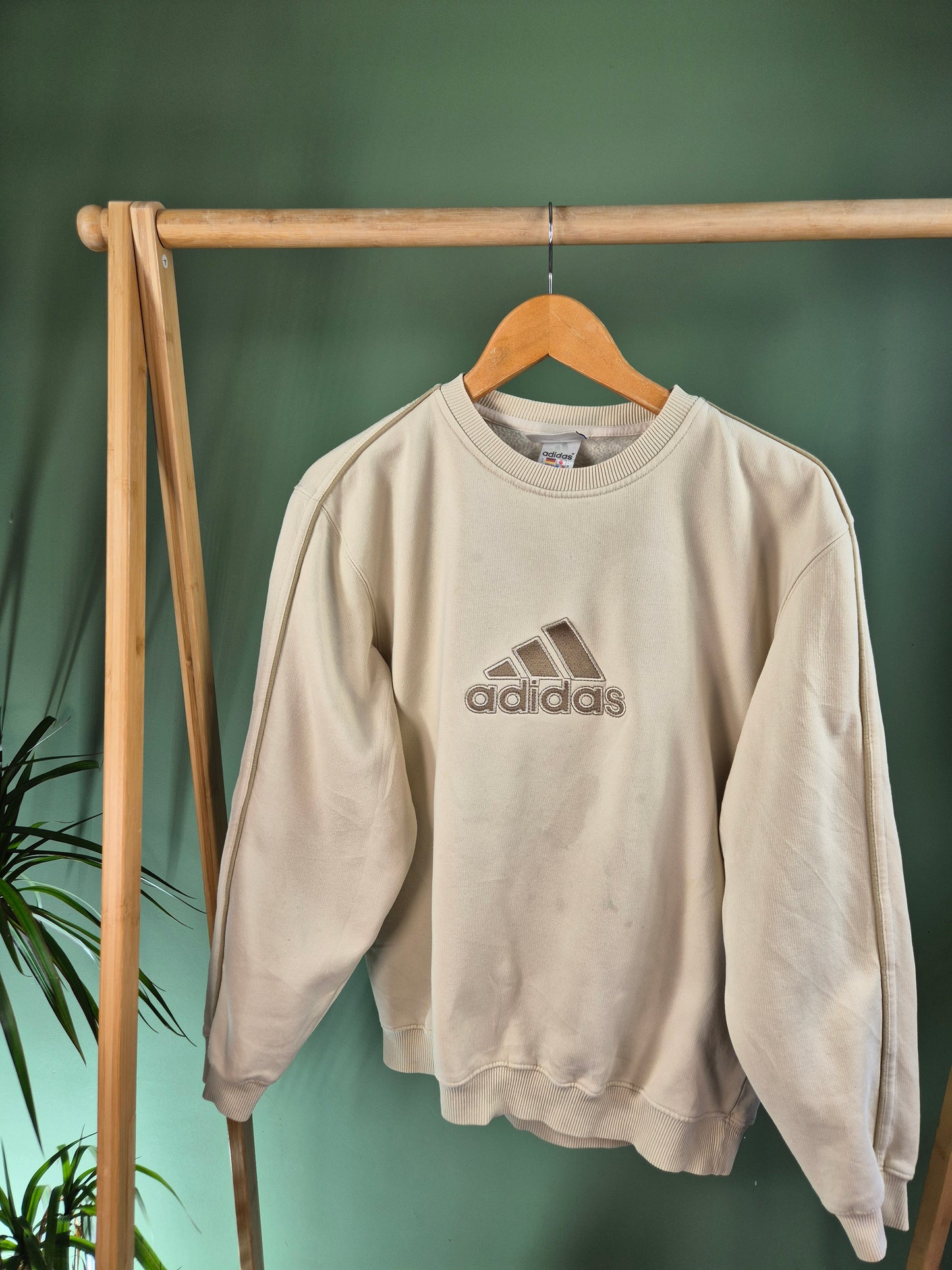 Adidas 90s Front Logo Sweater Dames | Beige | Maat M