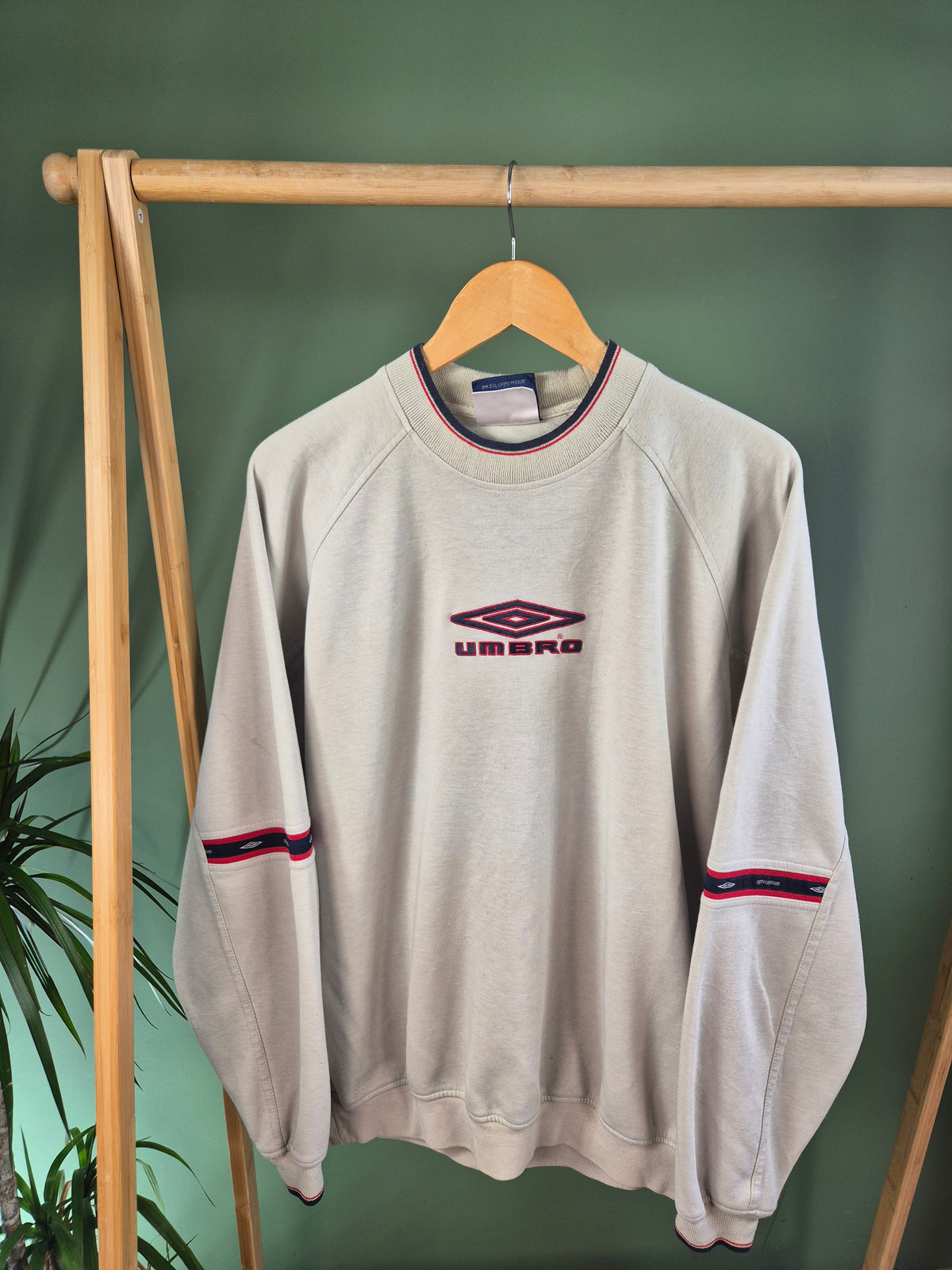 Umbro 90s Front Logo Sweater Heren | Beige | Maat L