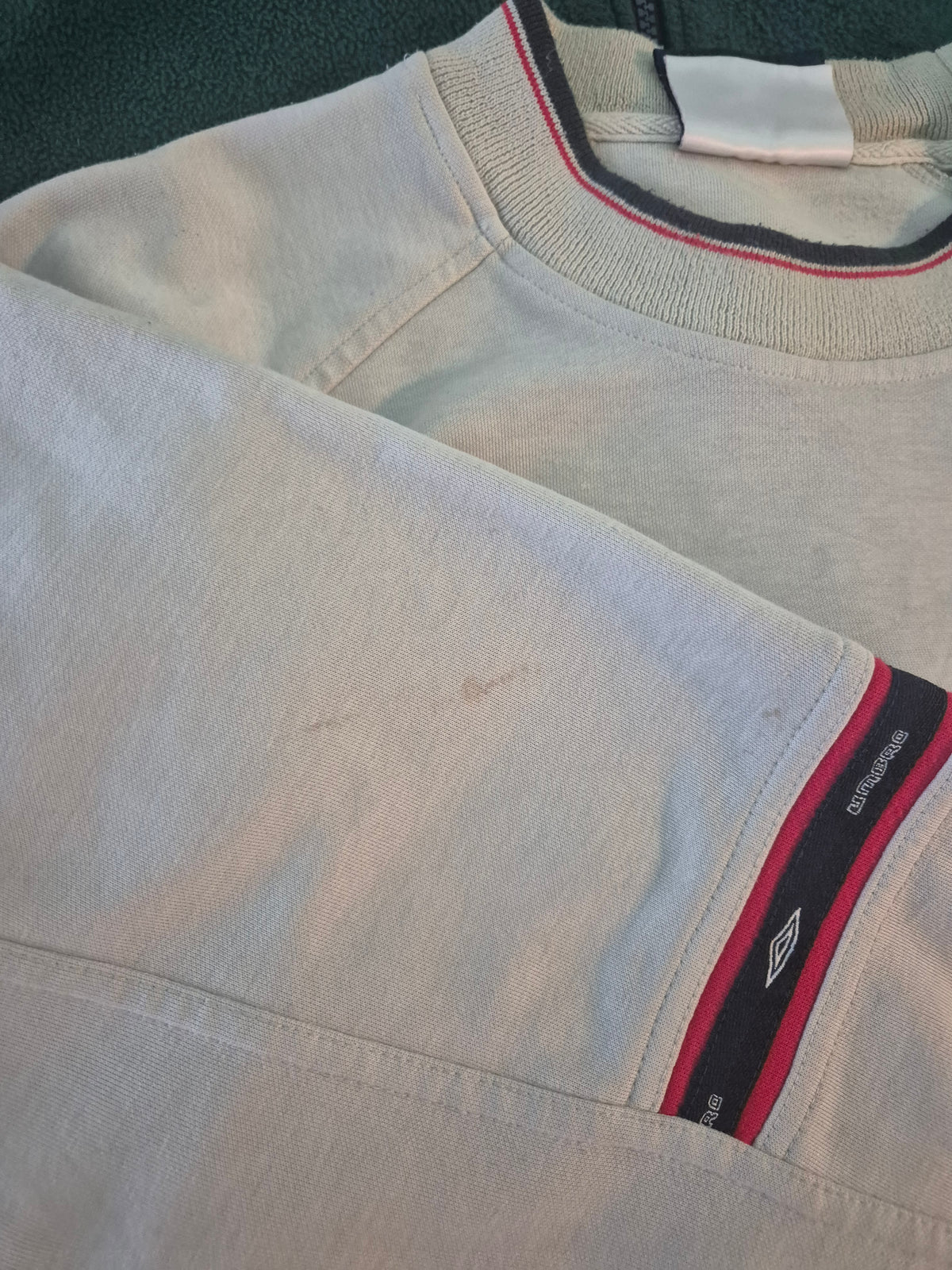 Umbro 90s Front Logo Sweater Heren | Beige | Maat L