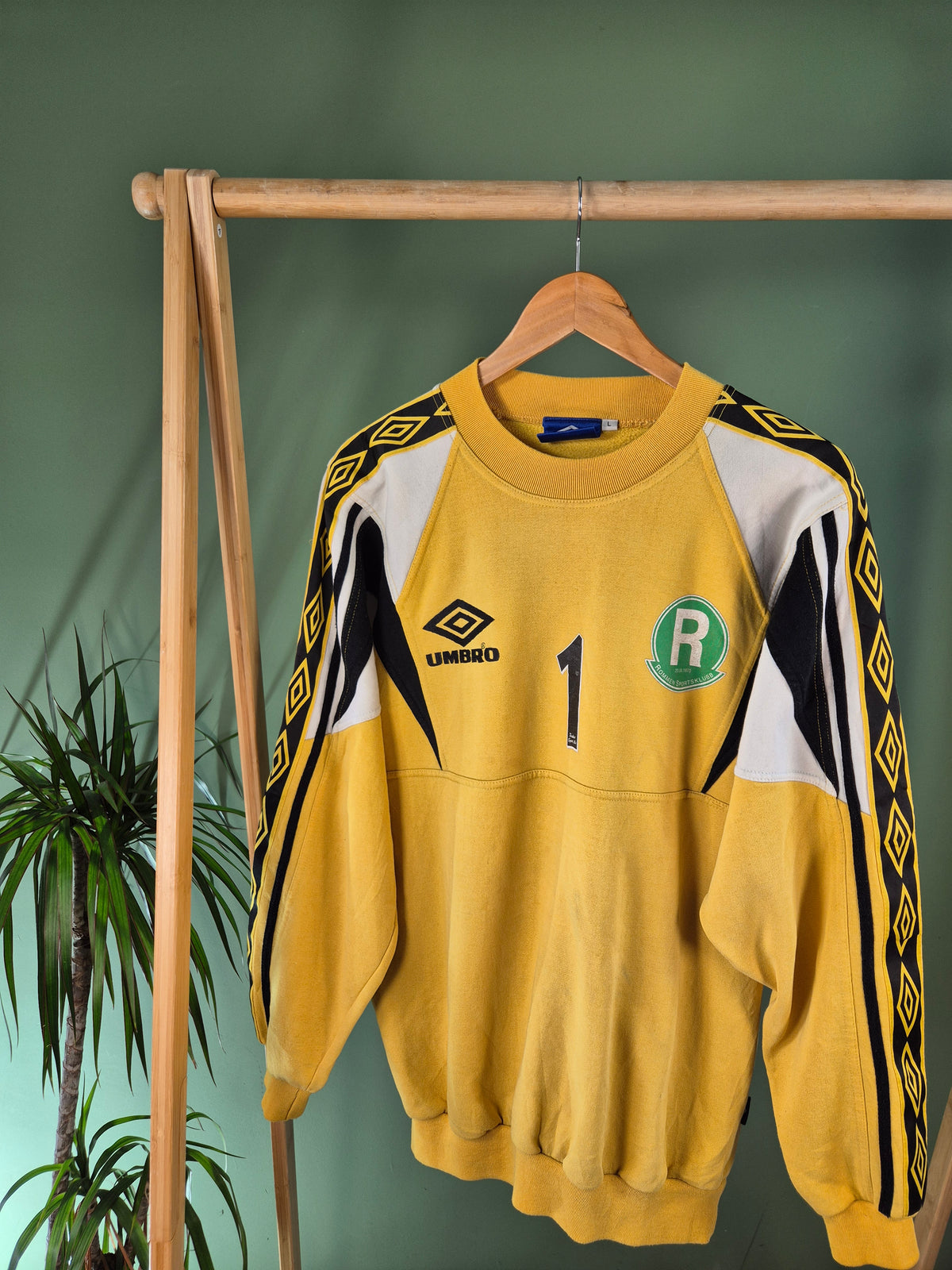 Adidas 90s Sweater Heren | Geel | Maat L