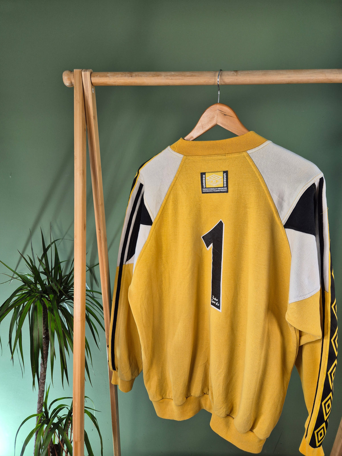 Adidas 90s Sweater Heren | Geel | Maat L