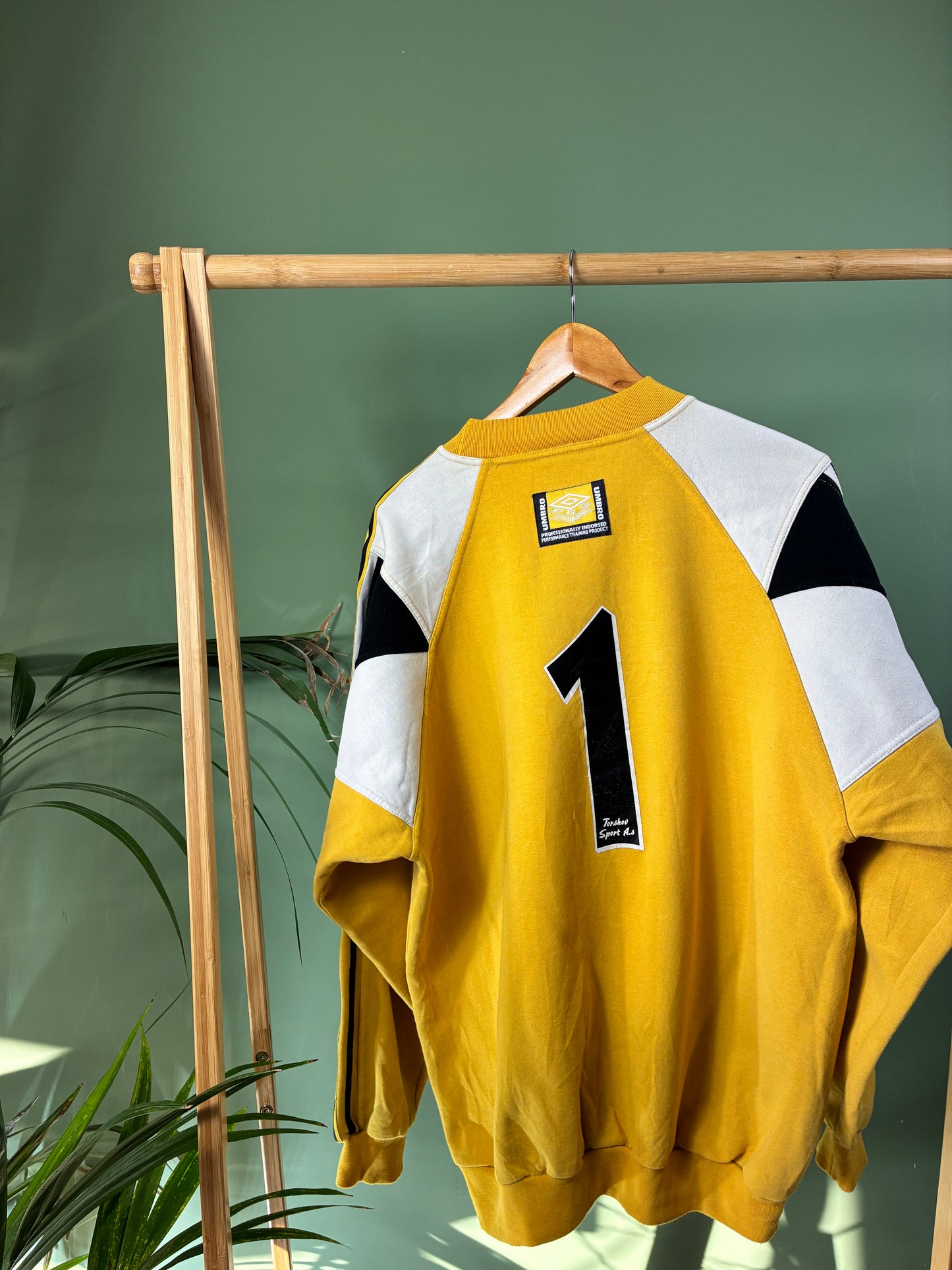 Umbro sweater maat L