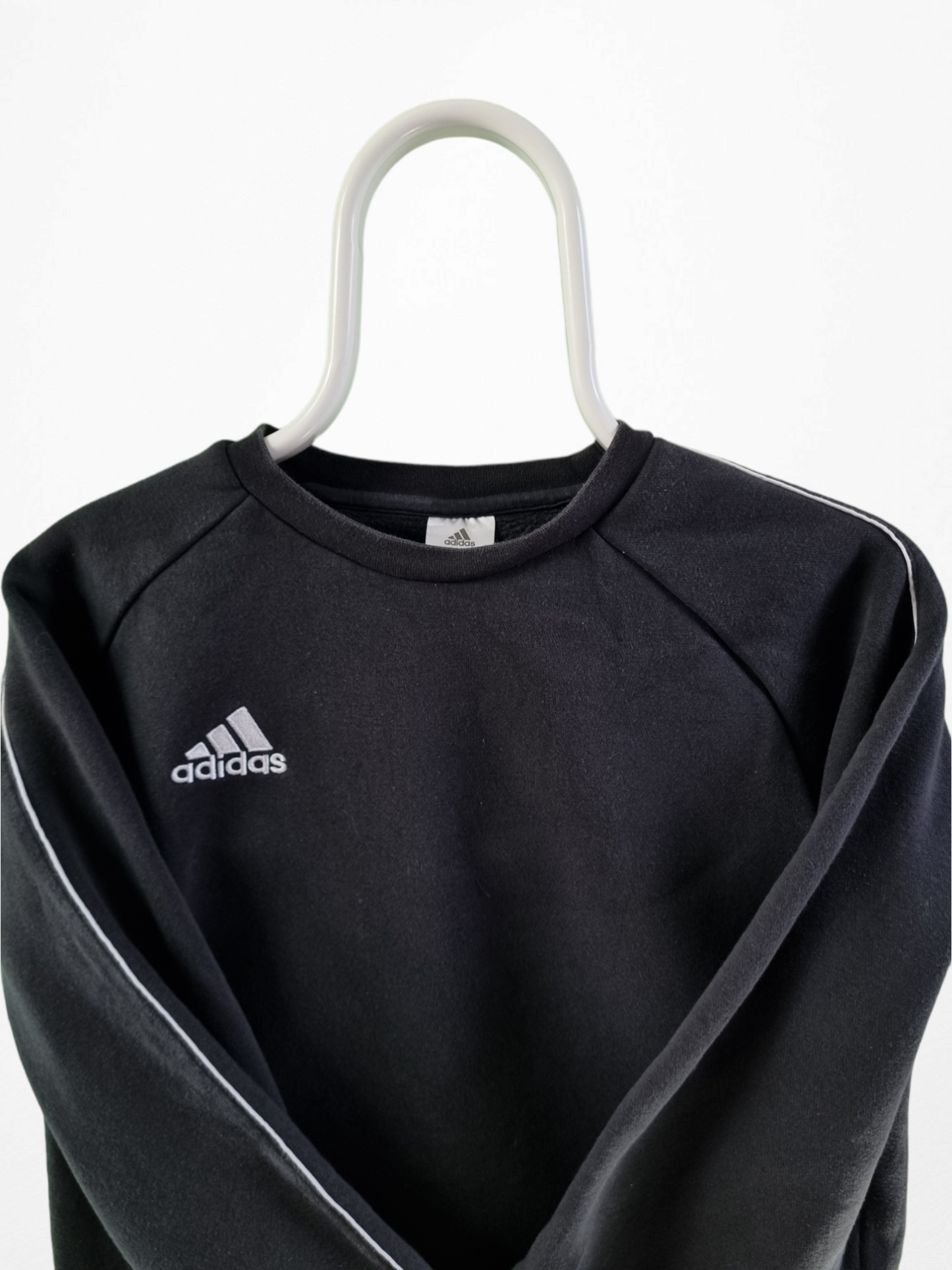 Adidas Chest Logo Sweater Heren | Zwart | Maat S