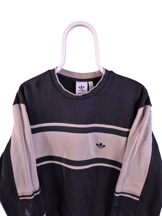 Adidas chest logo sweater maat M