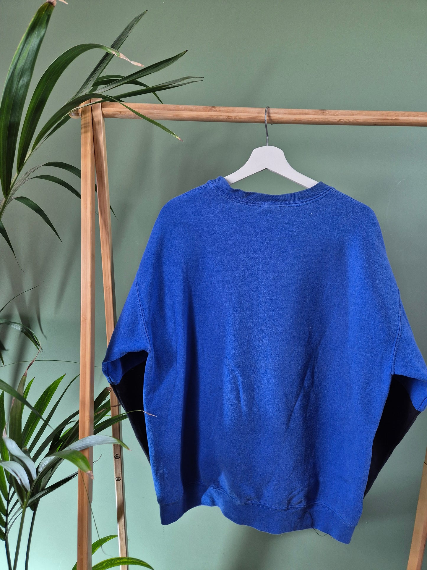 Nike 90s spell out sweater maat L