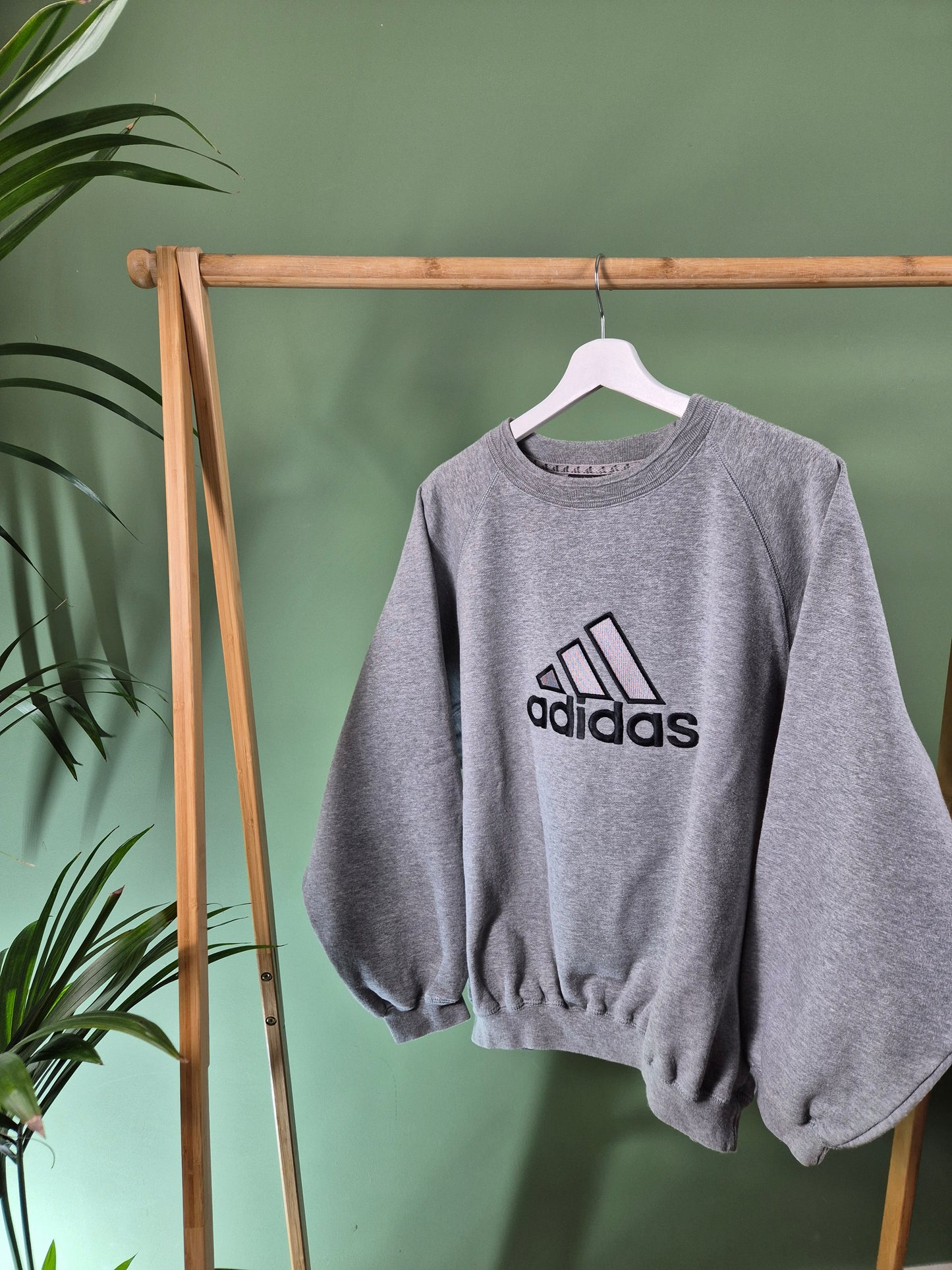 Adidas RARE 80s embroidered logo sweater maat M