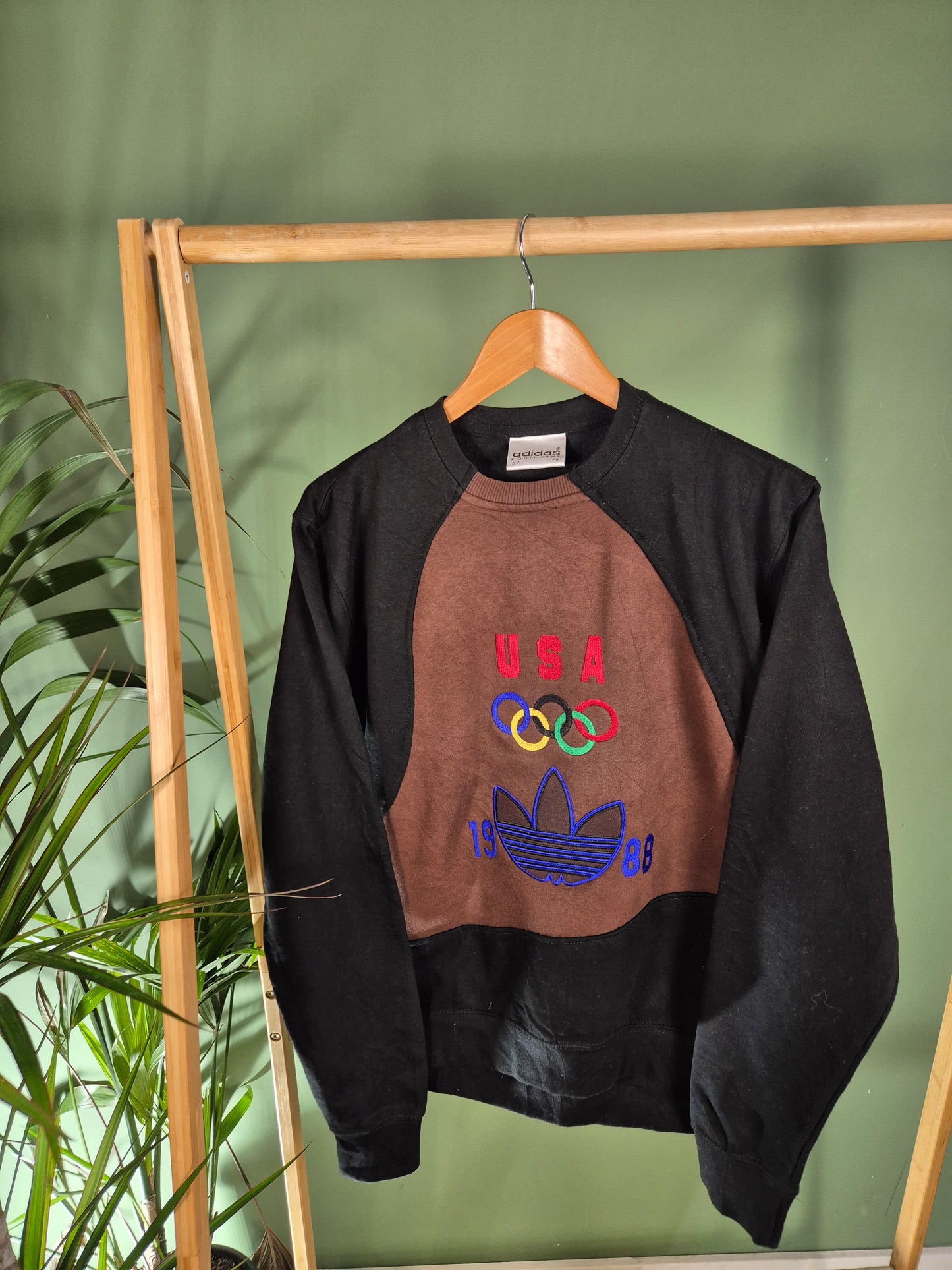 Adidas rework USA 88 sweater maat M