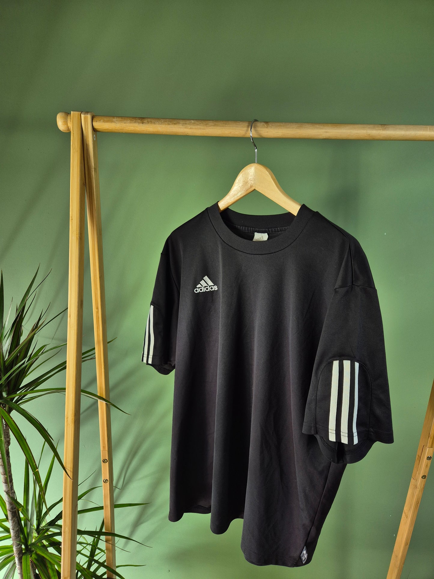 Adidas Chest Logo T-shirt Heren | Zwart | L