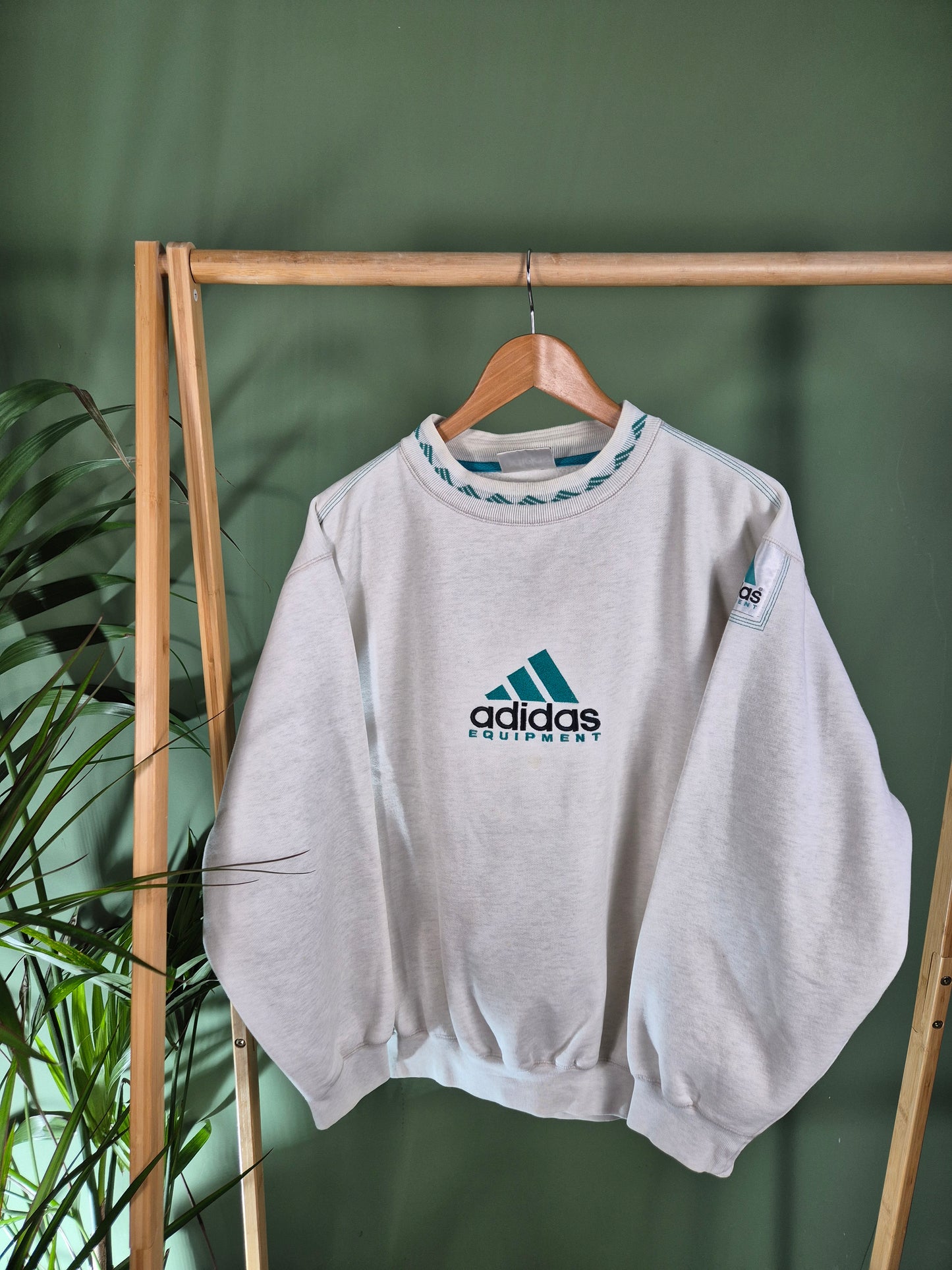 Adidas 90s equipment sweater maat L