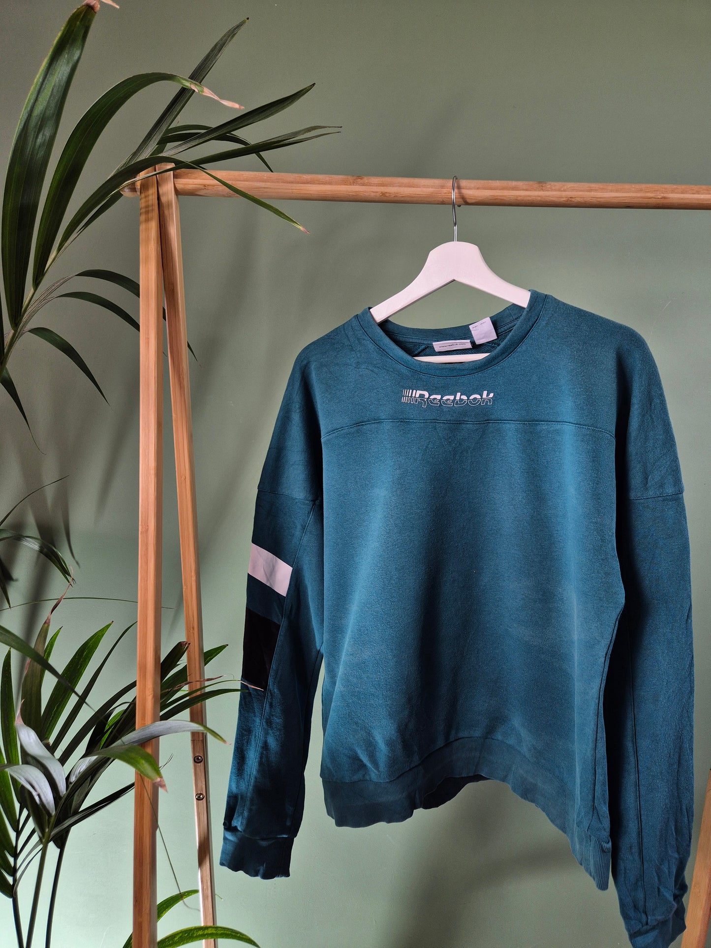 Reebok lightweight sweater maat M