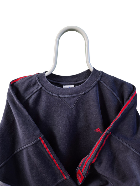 Adidas 90s chest logo sweater maat M