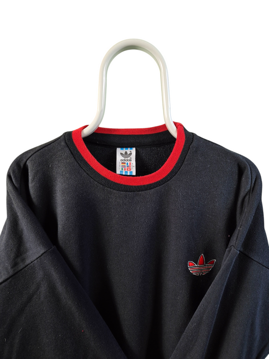 Adidas 90s chest logo sweater maat M